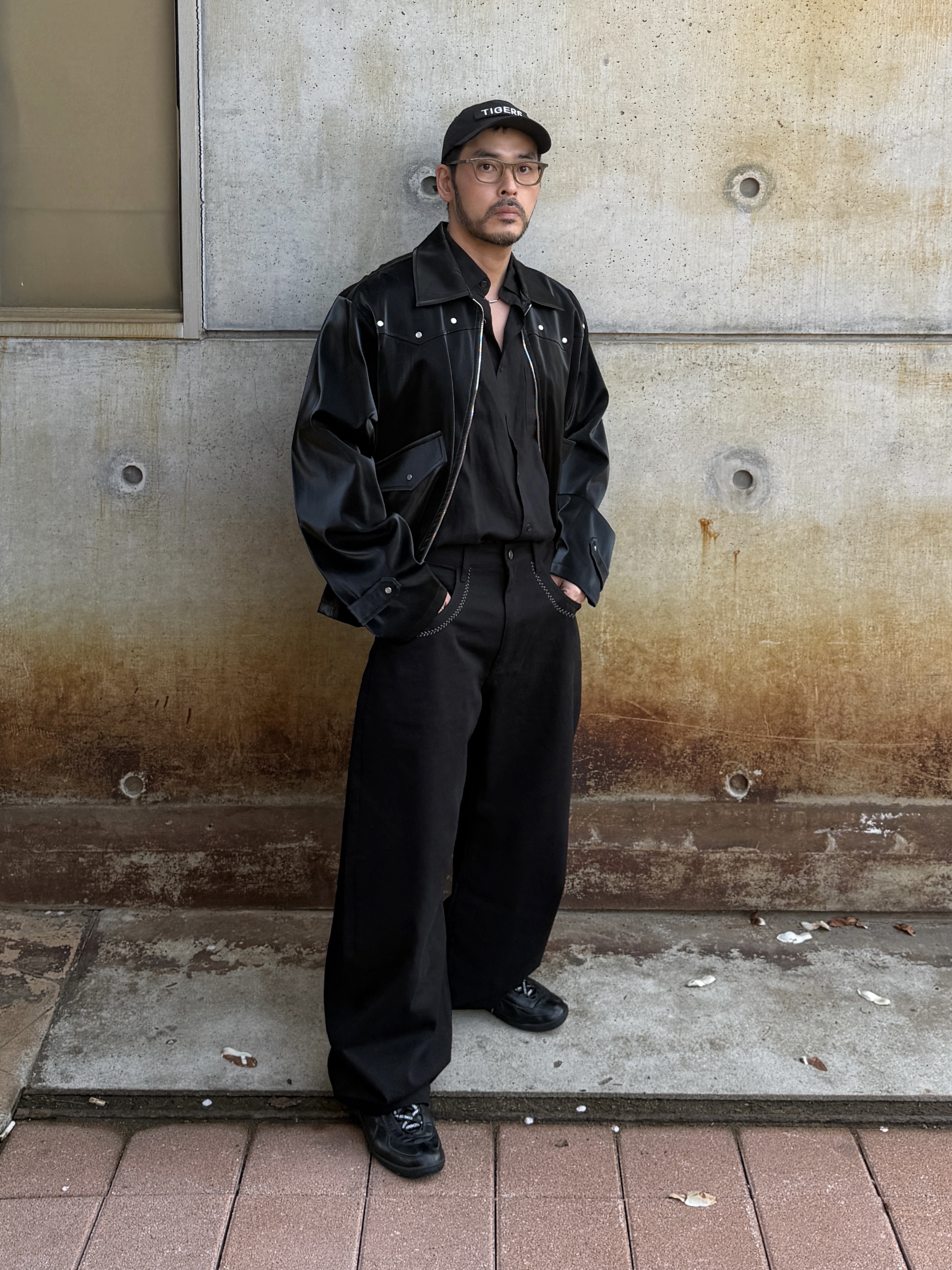 COREOFALCHEMY Essential Fringe Black, COREOFALCHEMY german fold GAT Sneakers 착용 스타일 - 5