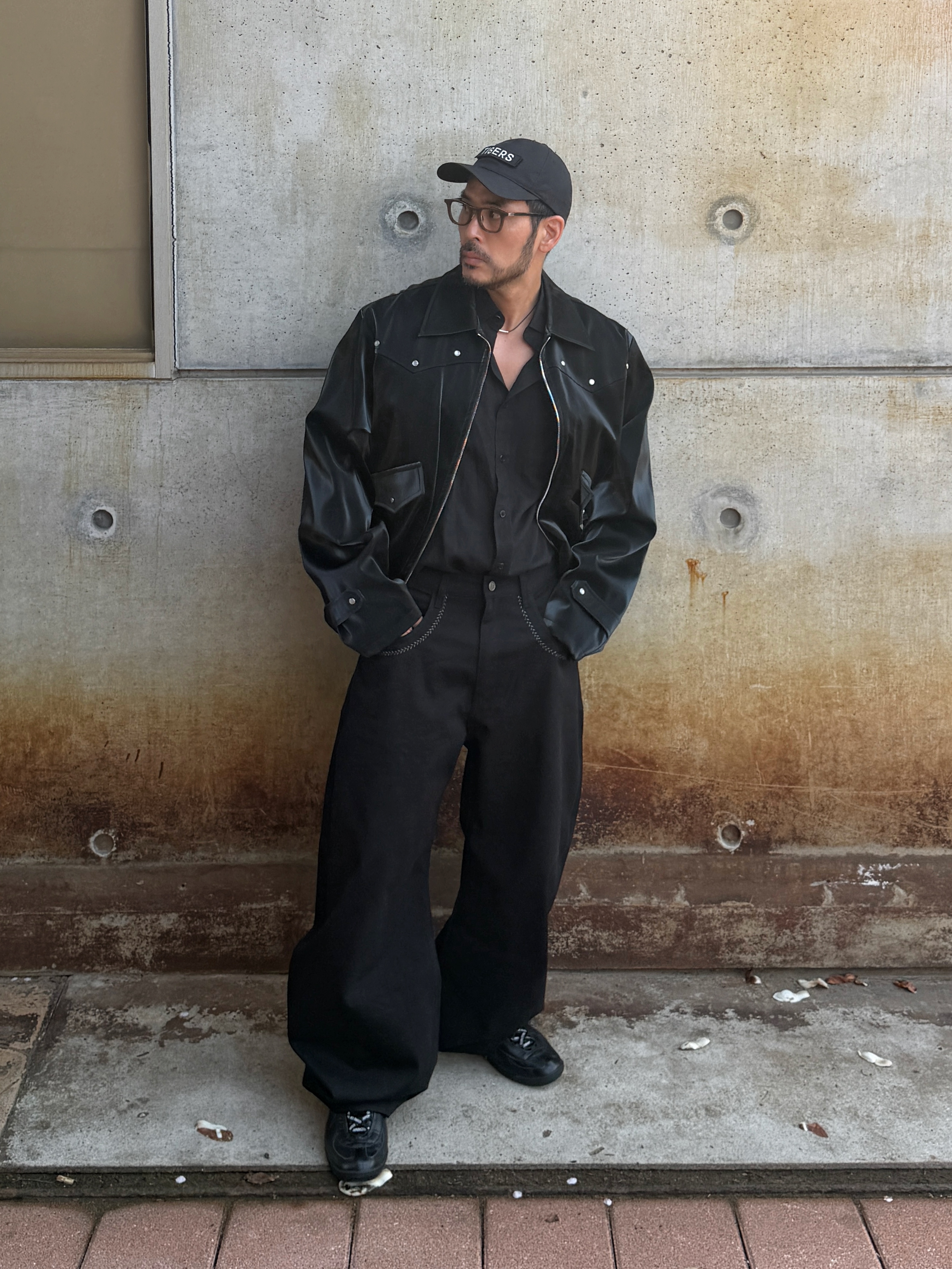 COREOFALCHEMY Essential Fringe Black, COREOFALCHEMY german fold GAT Sneakers 착용 스타일 - 3