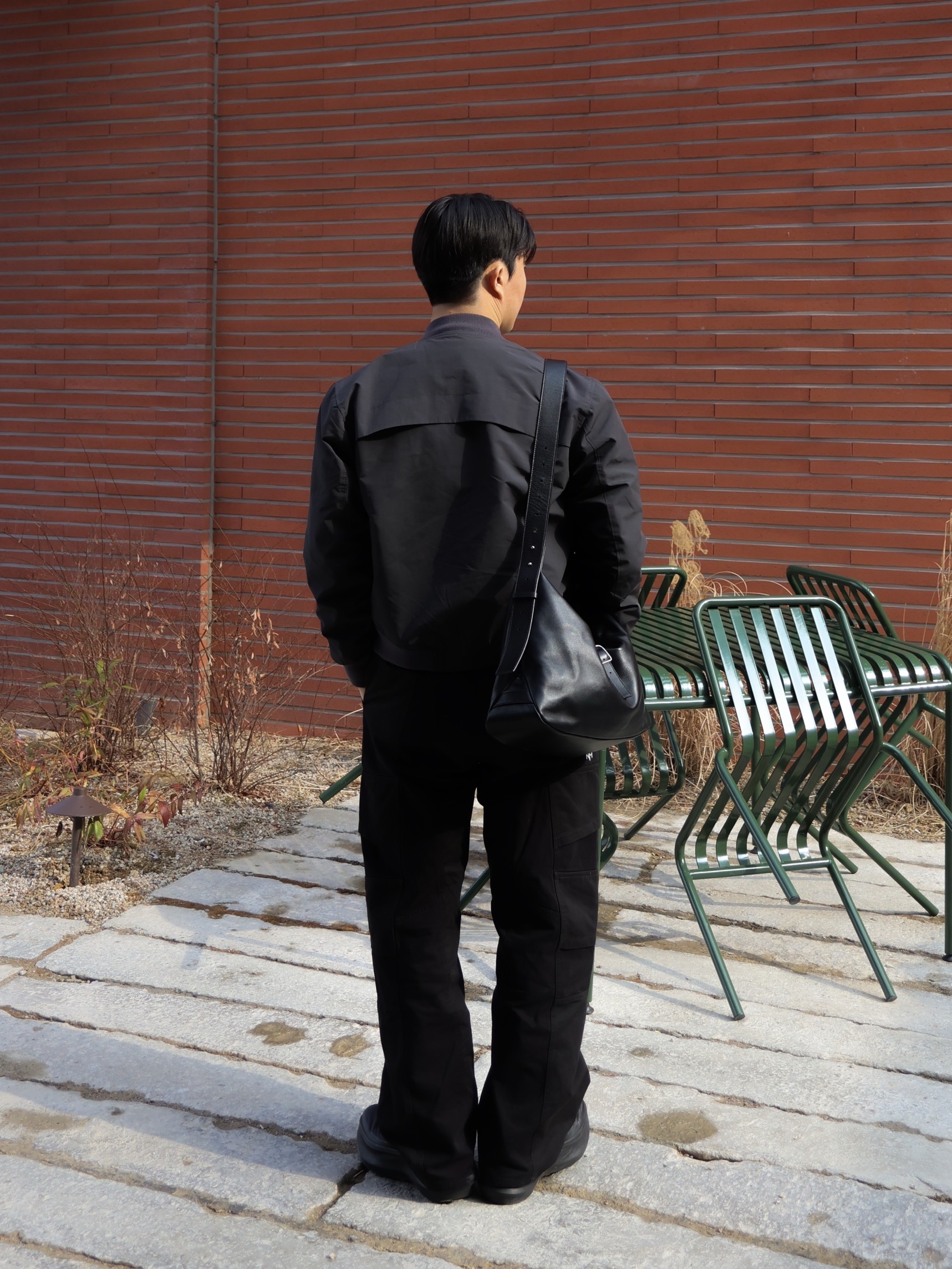BLR Curved Line Flight Jacket Charcoal 착용 스타일
