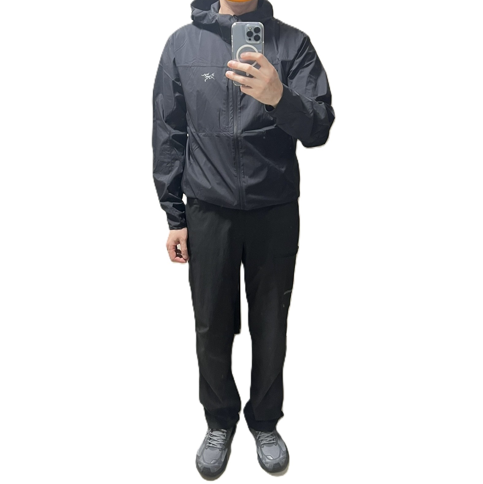 Arc'teryx Squamish Hoody Black, Mizuno Racer V2 Grey Black 착용 스타일
