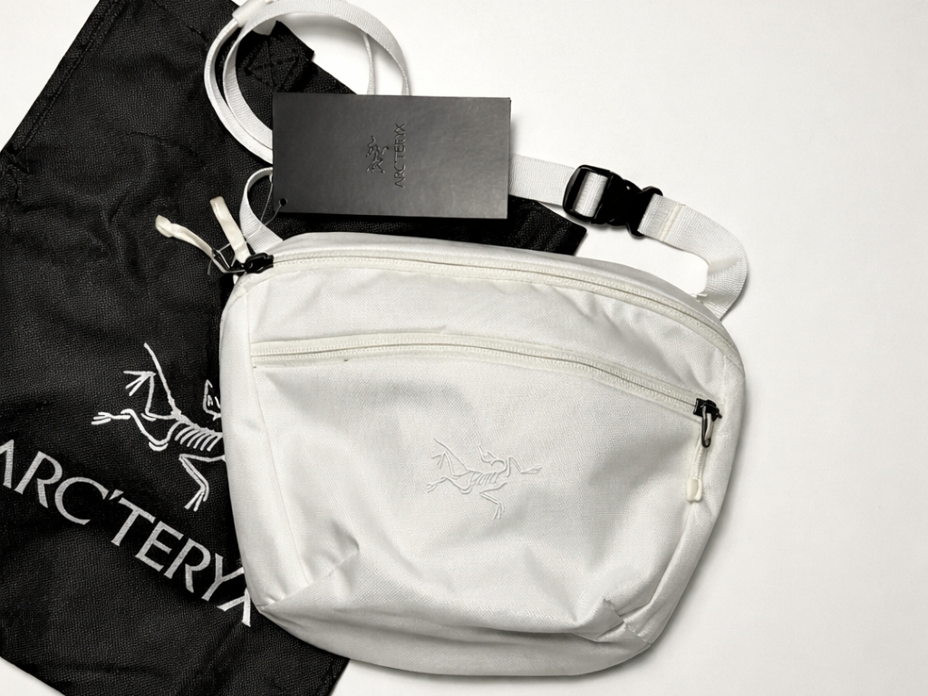 Arc'teryx Mantis 2 Waistpack Whiteout 착용 스타일 - 1