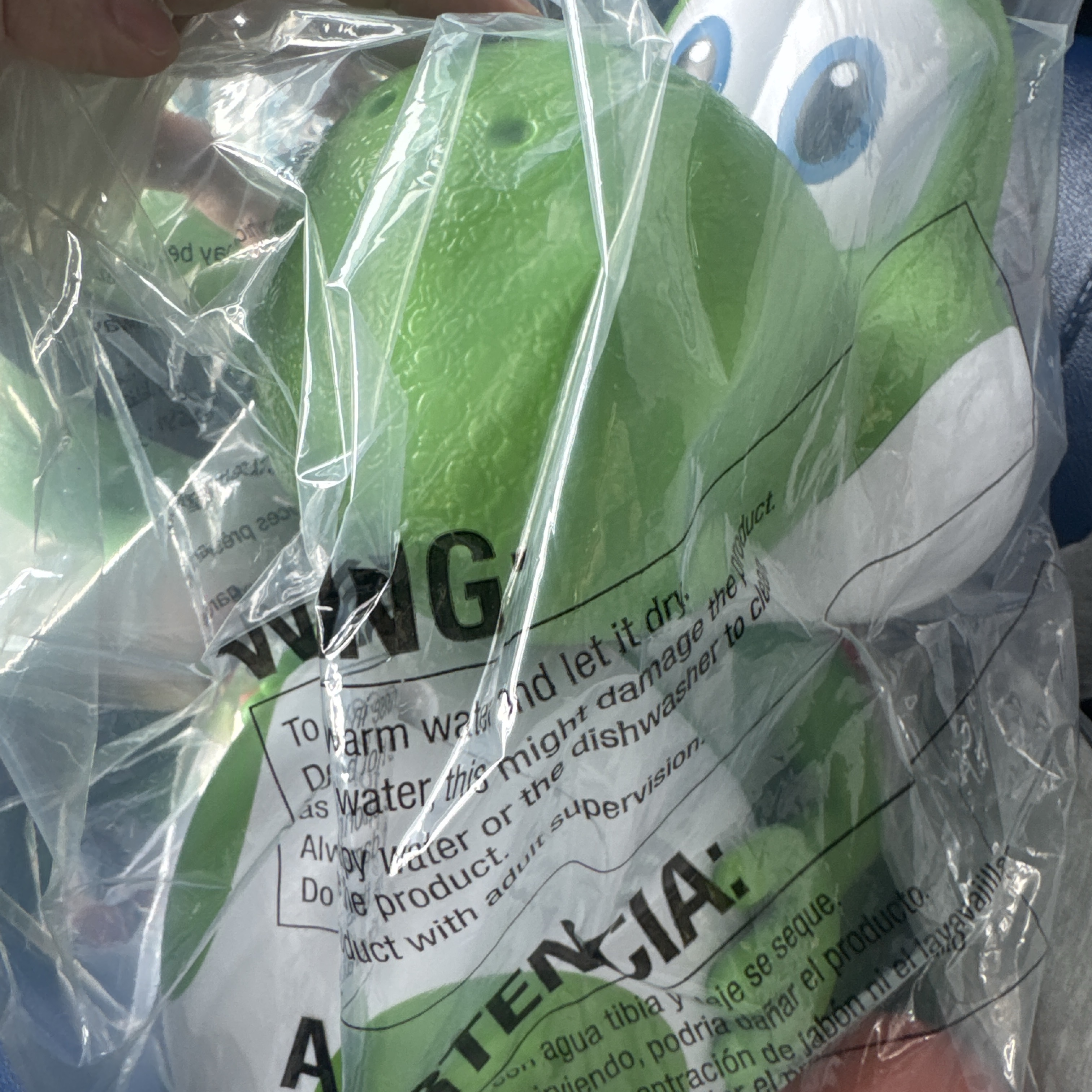 CGV x Super Mario Yoshi Popcorn Bucket 착용 스타일