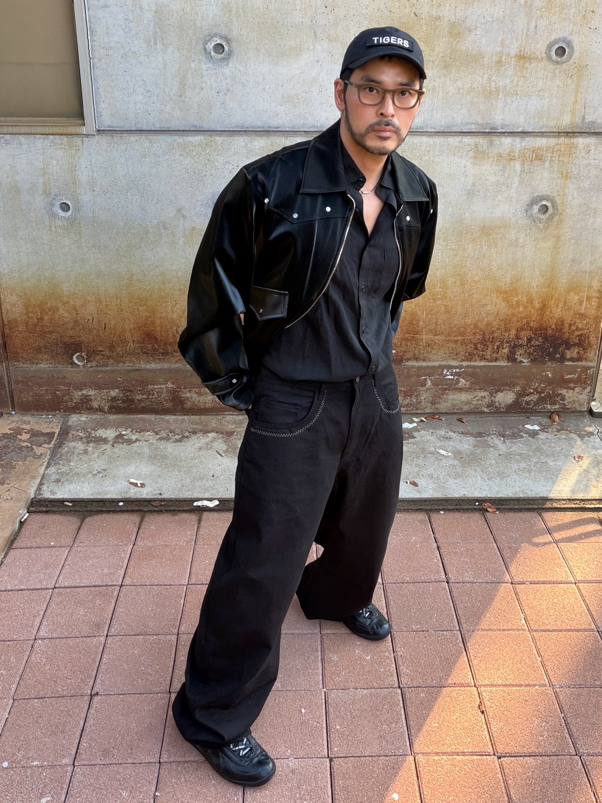 COREOFALCHEMY Essential Fringe Black, COREOFALCHEMY german fold GAT Sneakers 착용 스타일 - 7