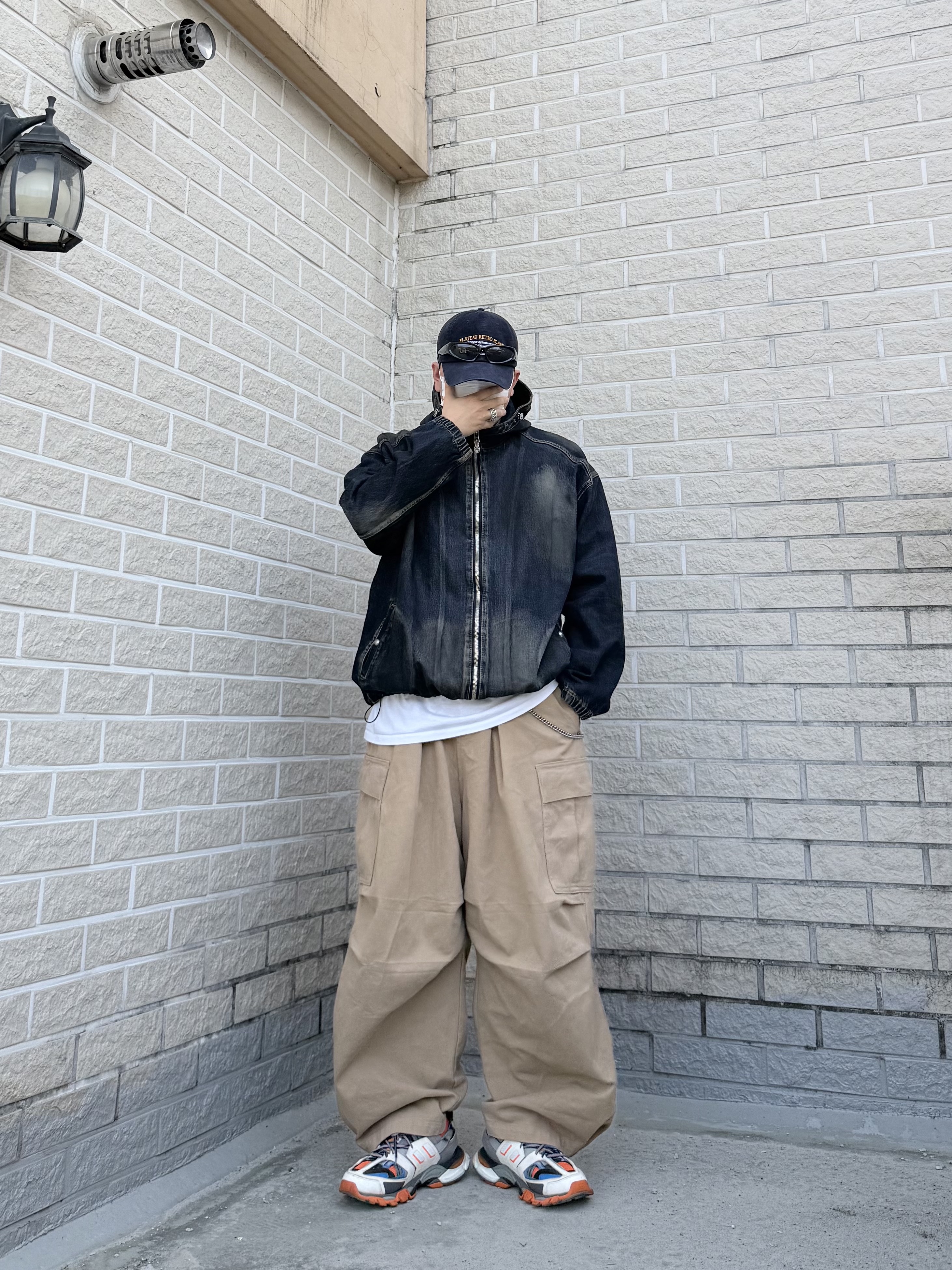 Thug Club Basic Emblem Denim Jacket Blue, Thug Club Basic Emblem Denim Jacket Black 착용 스타일 - 6
