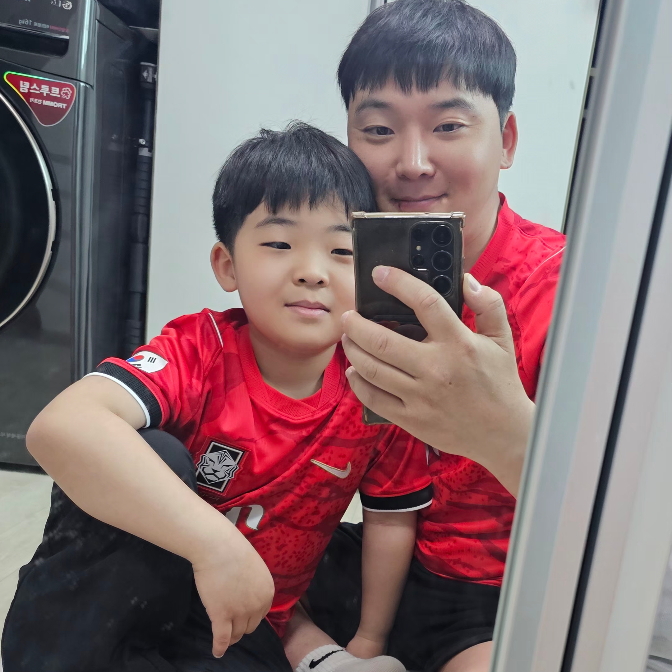 Nike Korea 2026 Stadium Home Dri-Fit Soccer Replica Jersey Global Red Black (Non Marking Ver.), Nike x Sacai LDWaffle Blue Multi 착용 스타일 - 6
