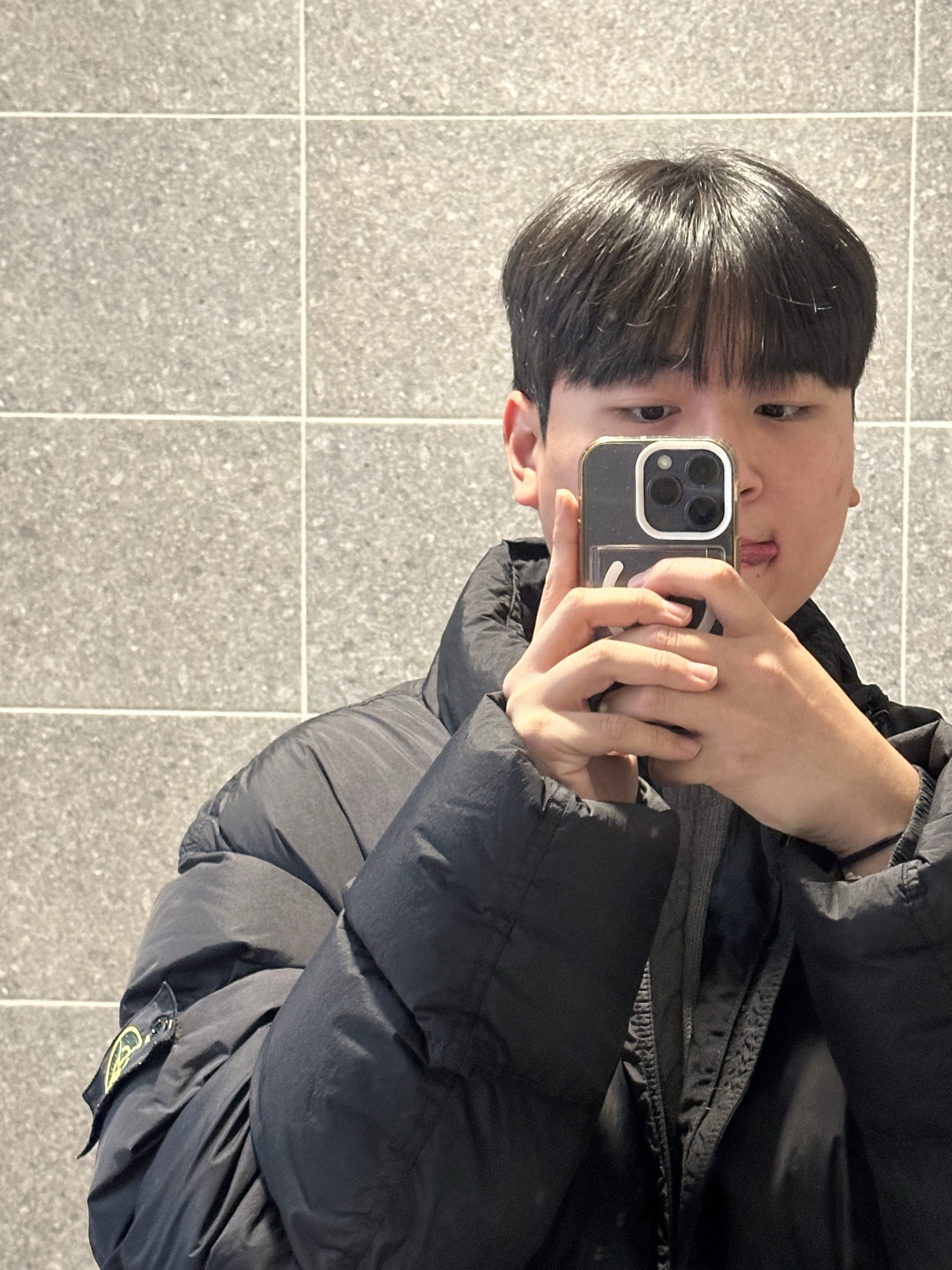 Stone Island 4100010 Crinkle Reps NY Recycled Nylon Down Jacket with Wind Resistant Black - 25FW, Clarks Wallabee Gore-Tex Maple Suede 착용 스타일 - 4