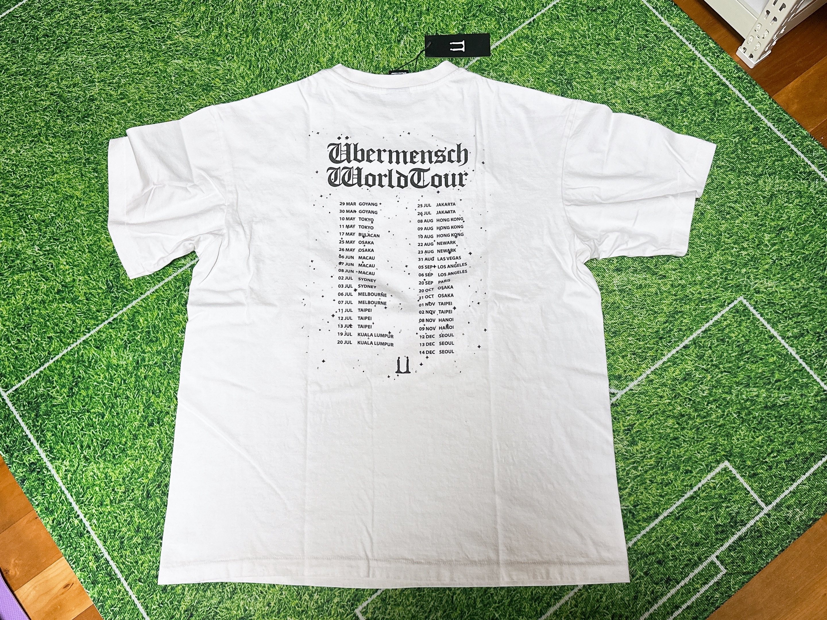 G-DRAGON Ubermensch World Tour T-Shirt White 착용 스타일