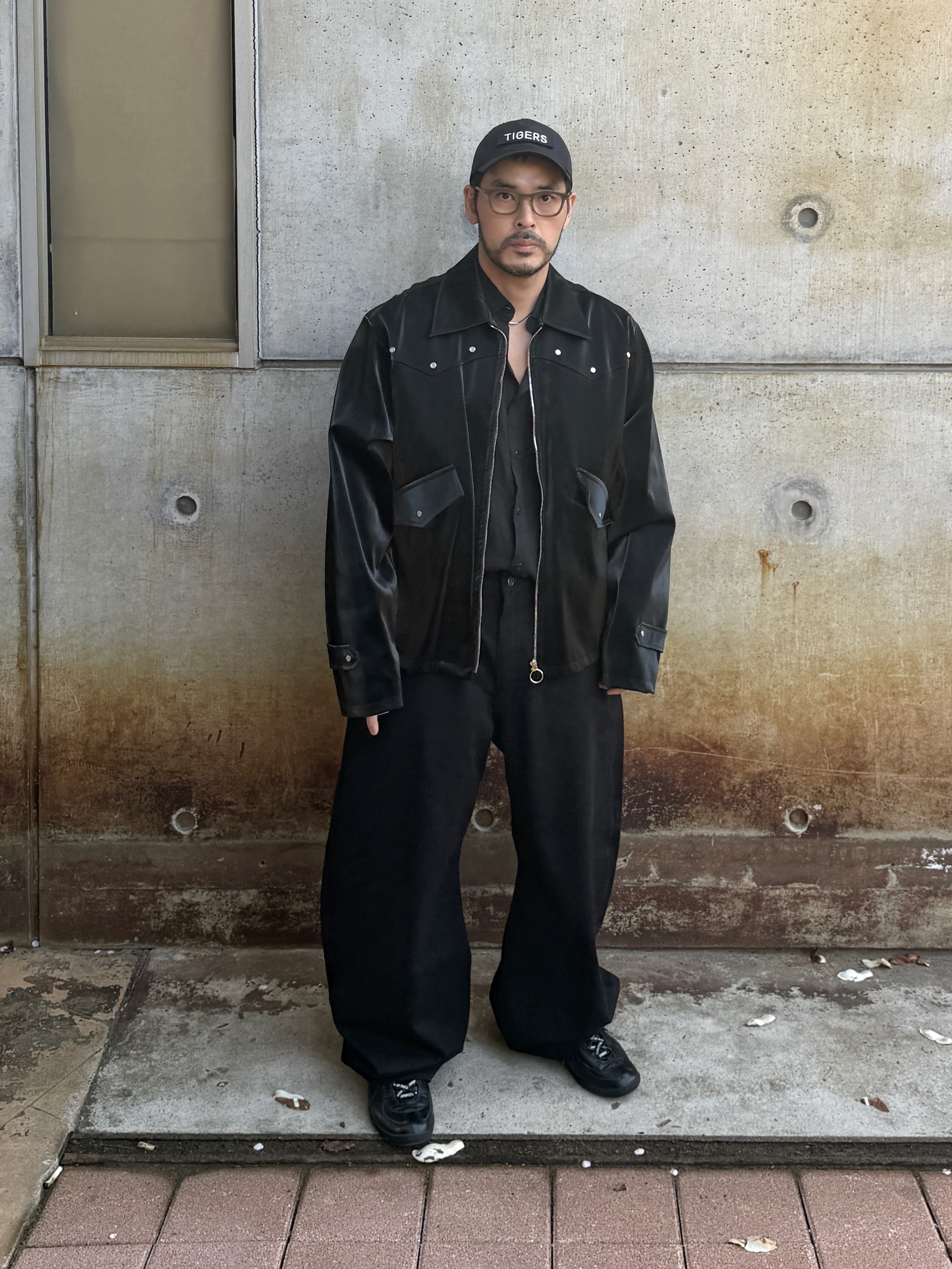 COREOFALCHEMY Essential Fringe Black, COREOFALCHEMY german fold GAT Sneakers 착용 스타일 - 2