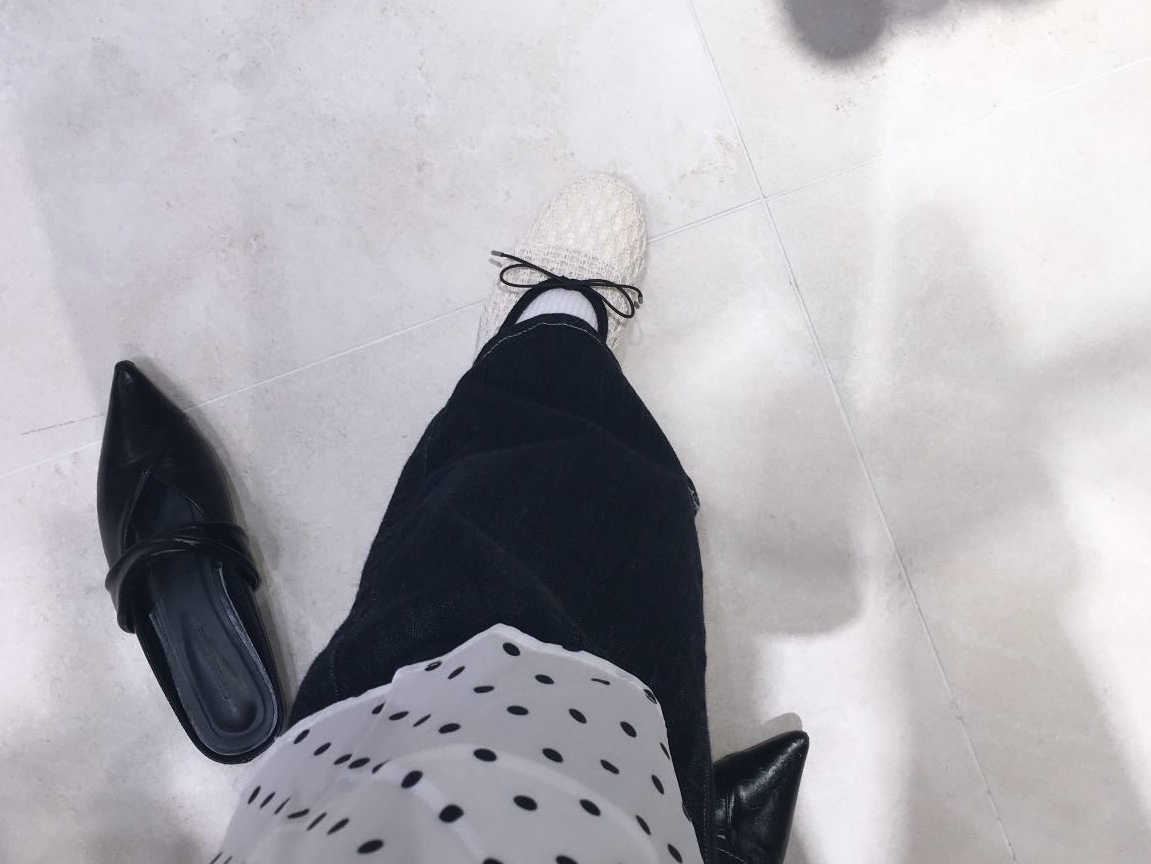 Acne Studios Logo T-Shirt Off White 착용 스타일 - 2