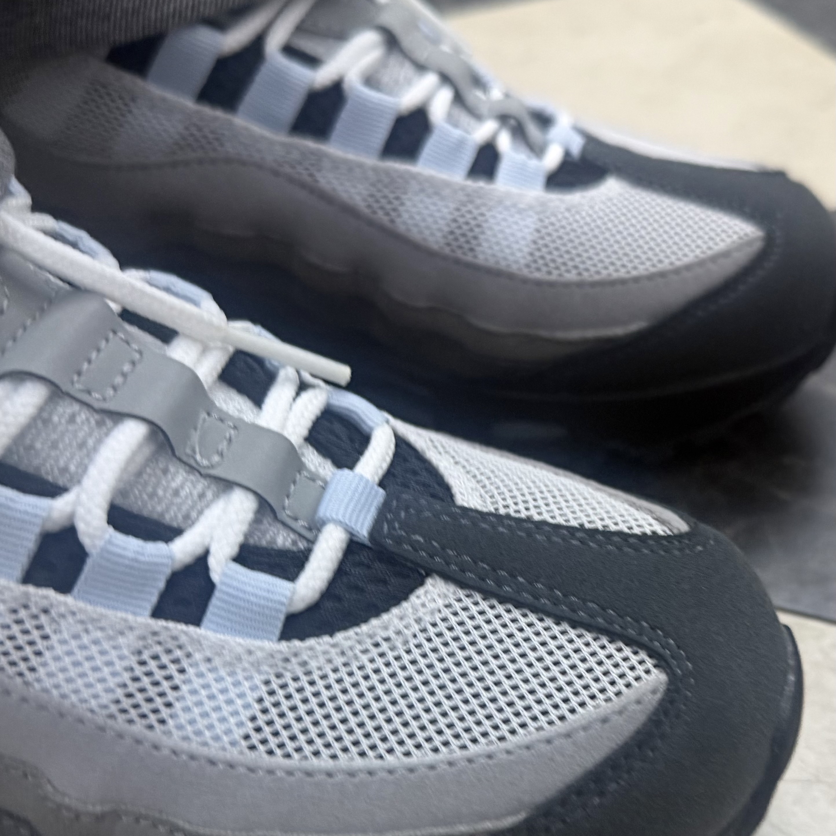 (W) Nike Air Max 95 Blue Tint 착용 스타일