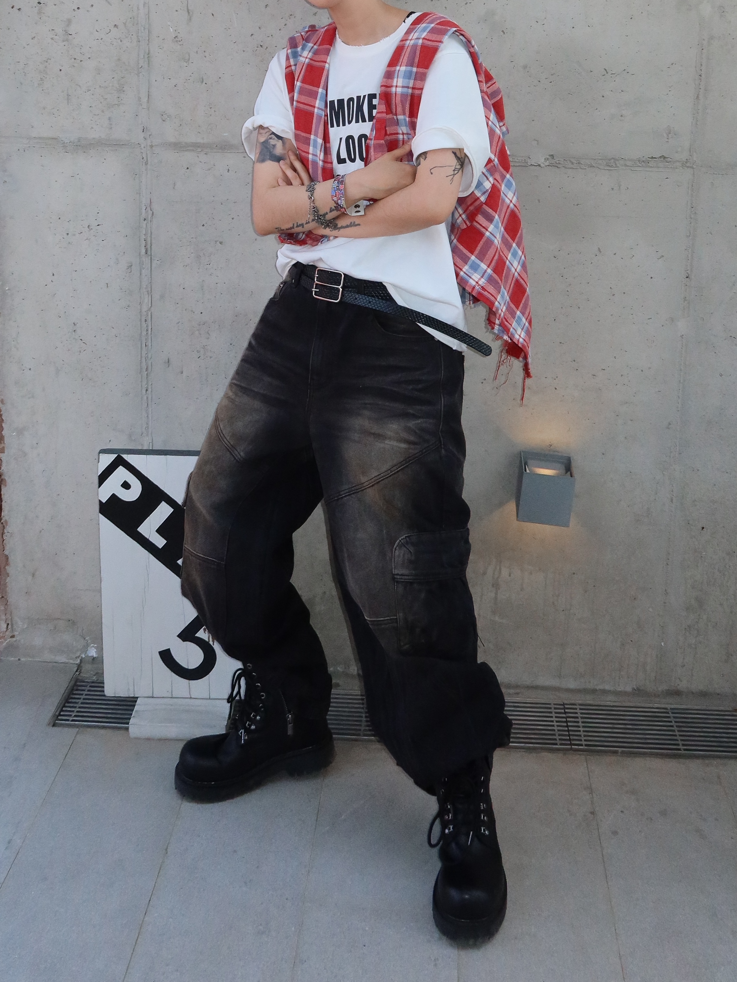 Farfromwhat Far Washed Black Cargo, LOSTGARDEN Phantom 착용 스타일 - 8