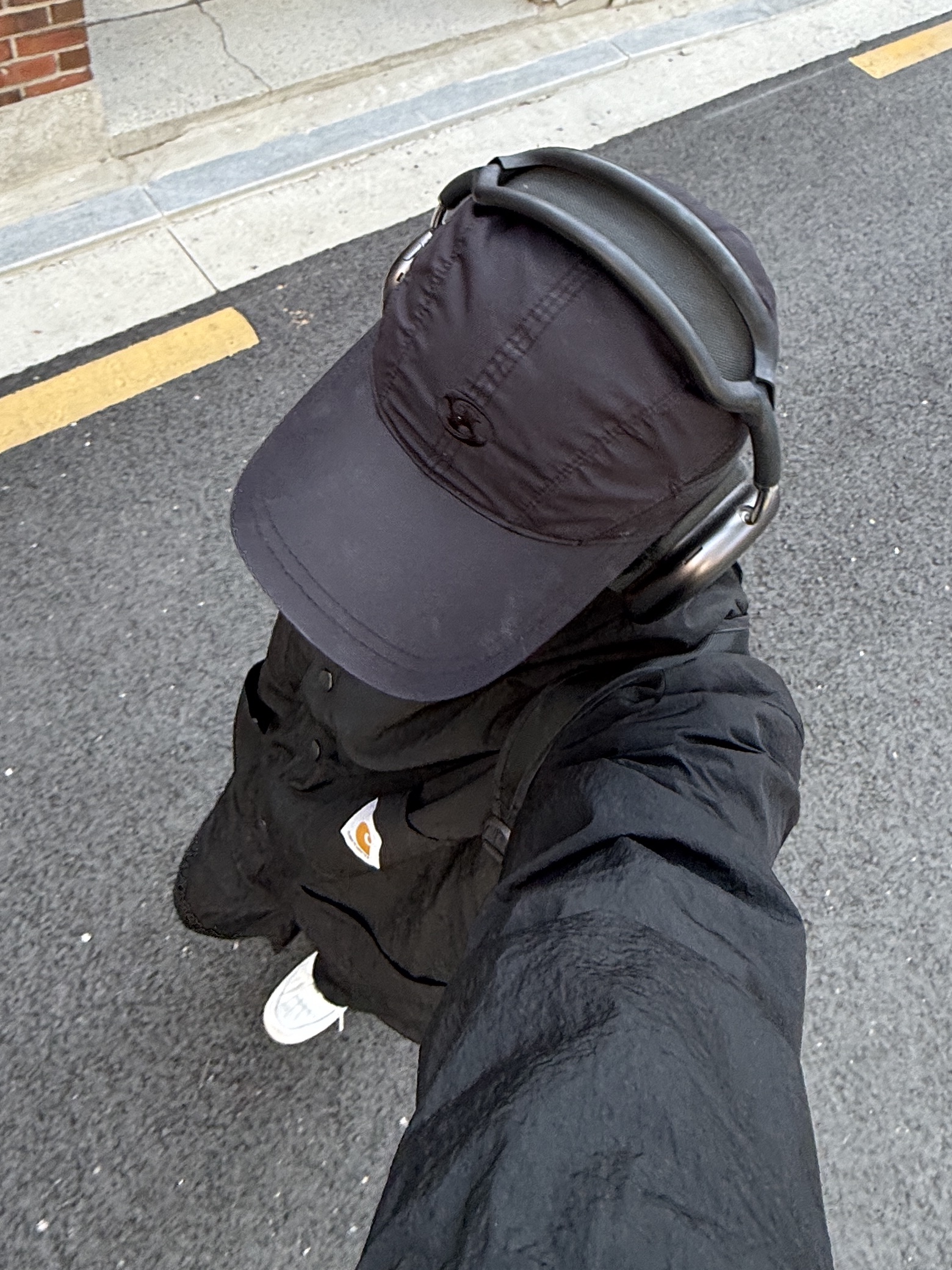 Nike x Supreme Air Force 1 Low Black, Arc'teryx Heliad 15 Backpack Black 착용 스타일 - 3
