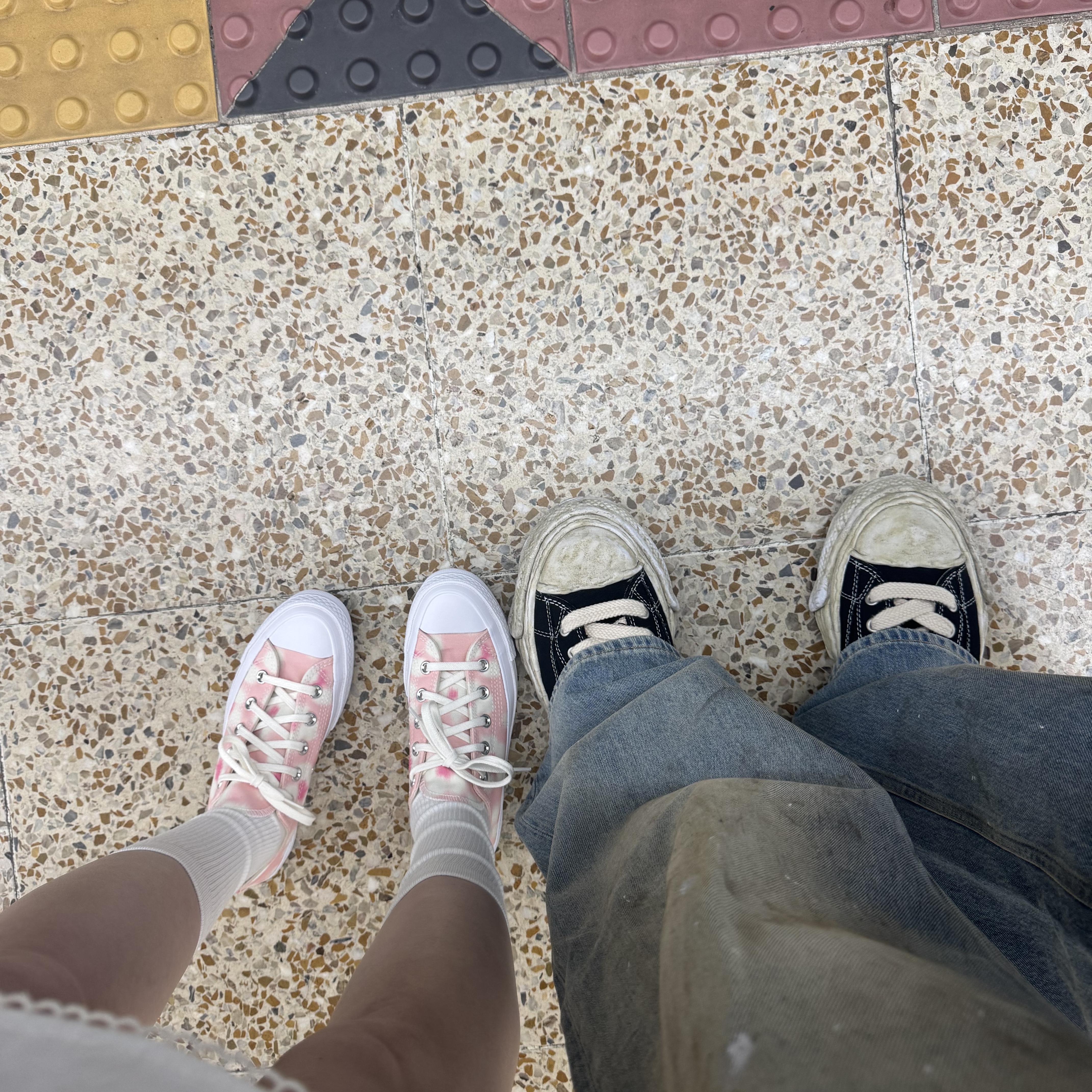 Converse x Kenzo Chuck 70 Ox Pink Cosmos Strawberry Cream, Maison Mihara Yasuhiro Peterson23 OG Sole Garment Dyed Canvas Low-top Sneakers Black 착용 스타일