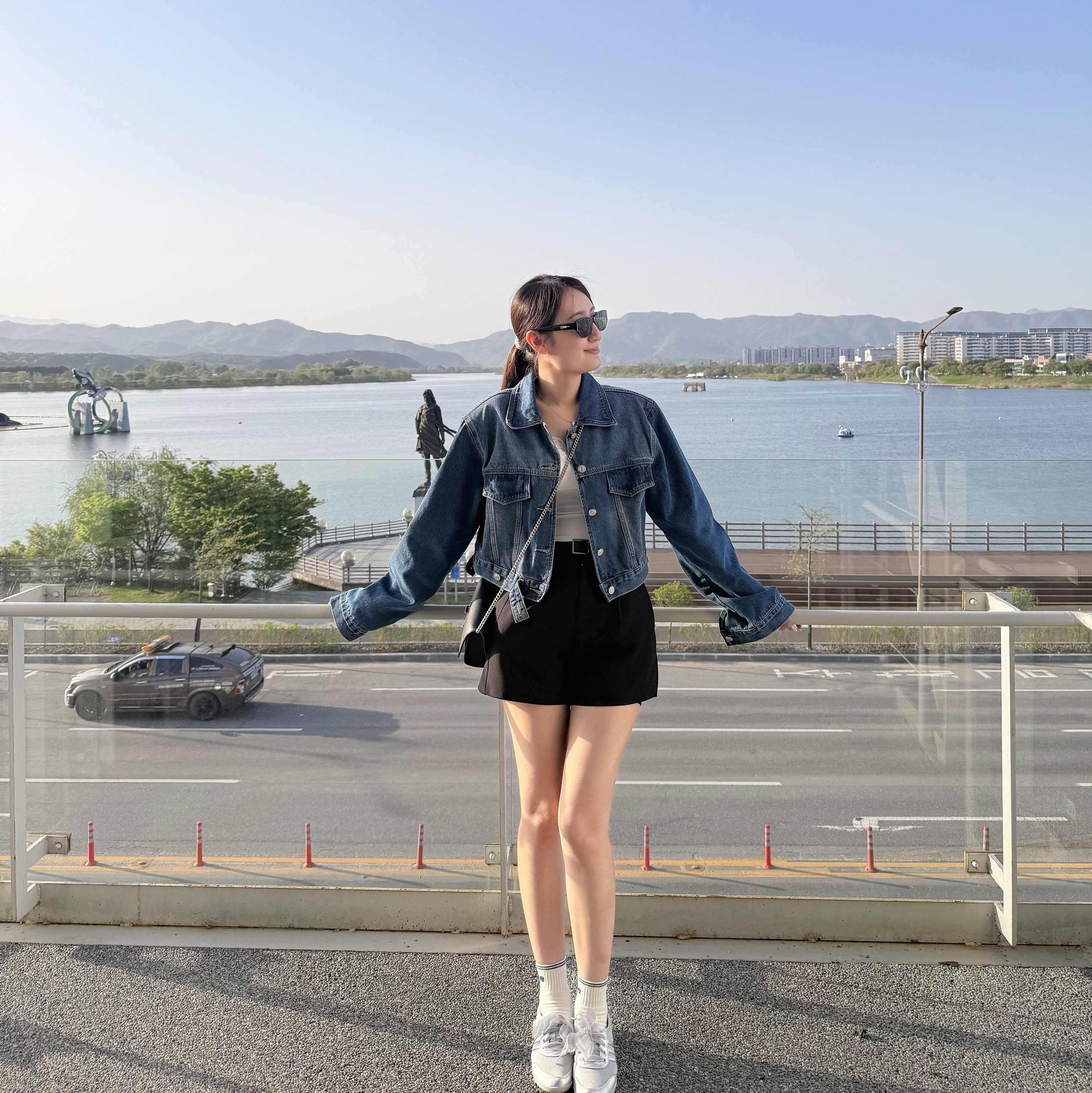 (W) Adidas Diona Ballet Clear Onix Silver Metallic 착용 스타일