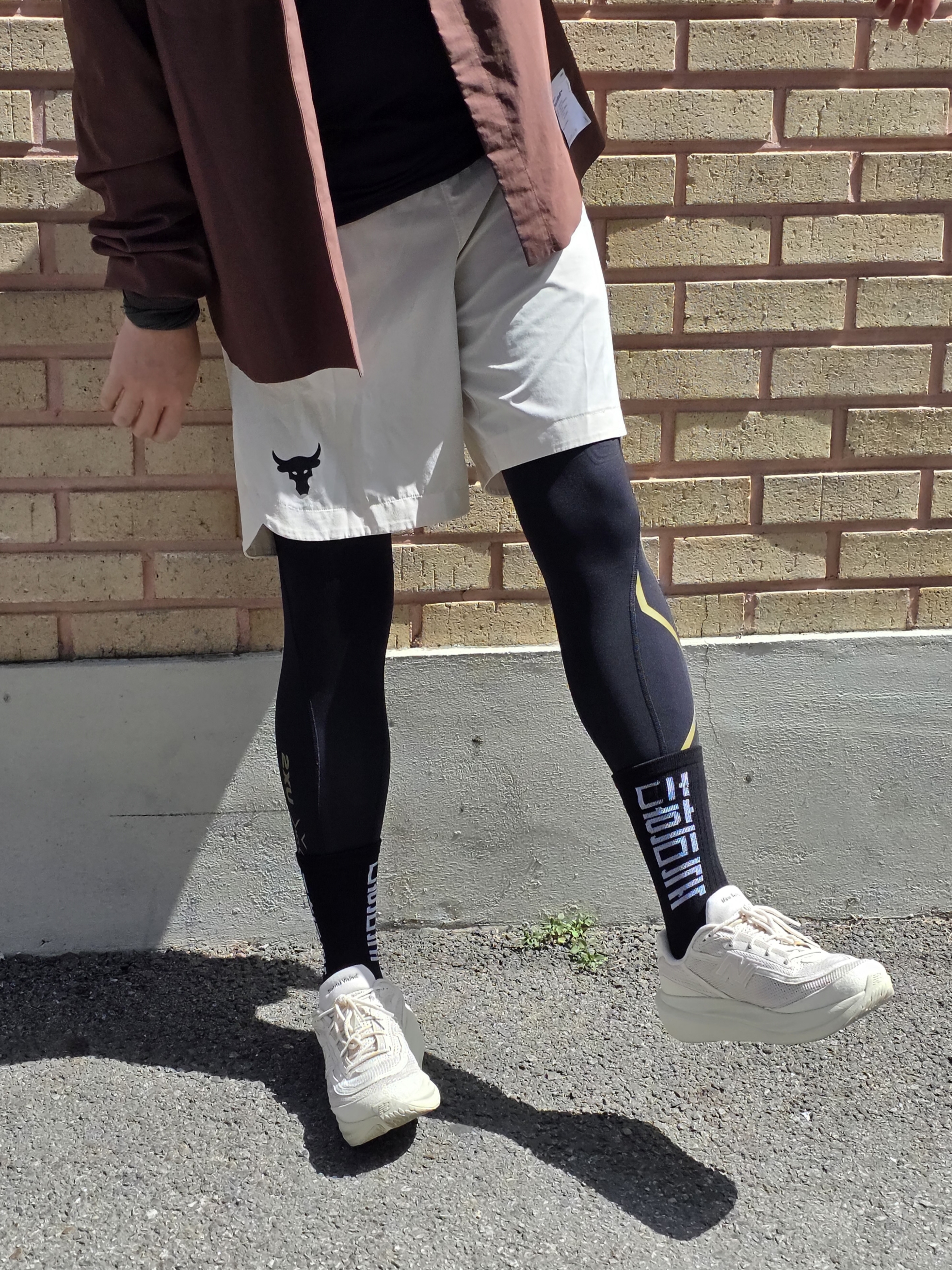 New Balance x District Vision 1080v15 Linen Black, Satisfy PeaceShell River Shirt Falcon 착용 스타일 - 2