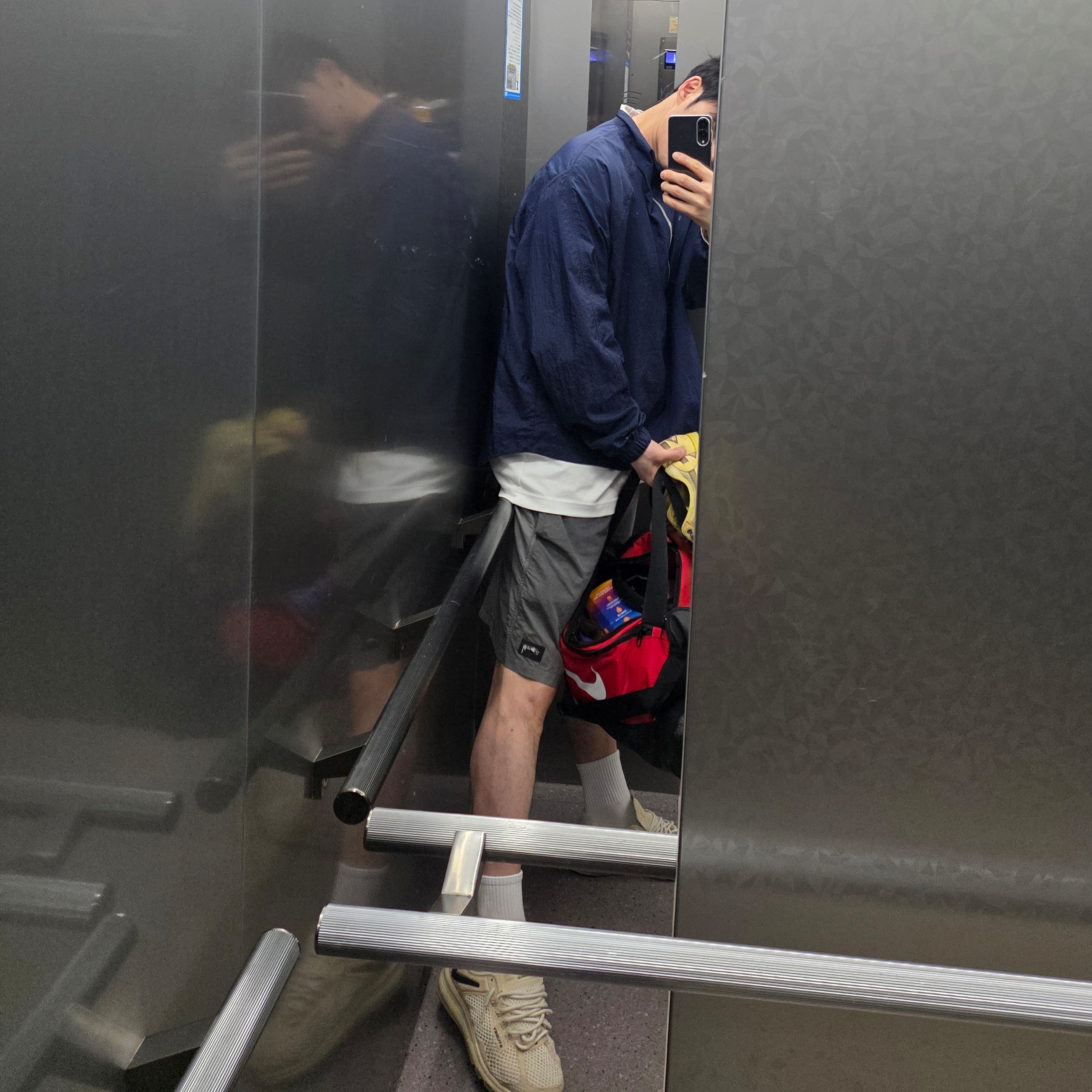 Stussy Wave Dye Nylon Shorts Grey 착용 스타일