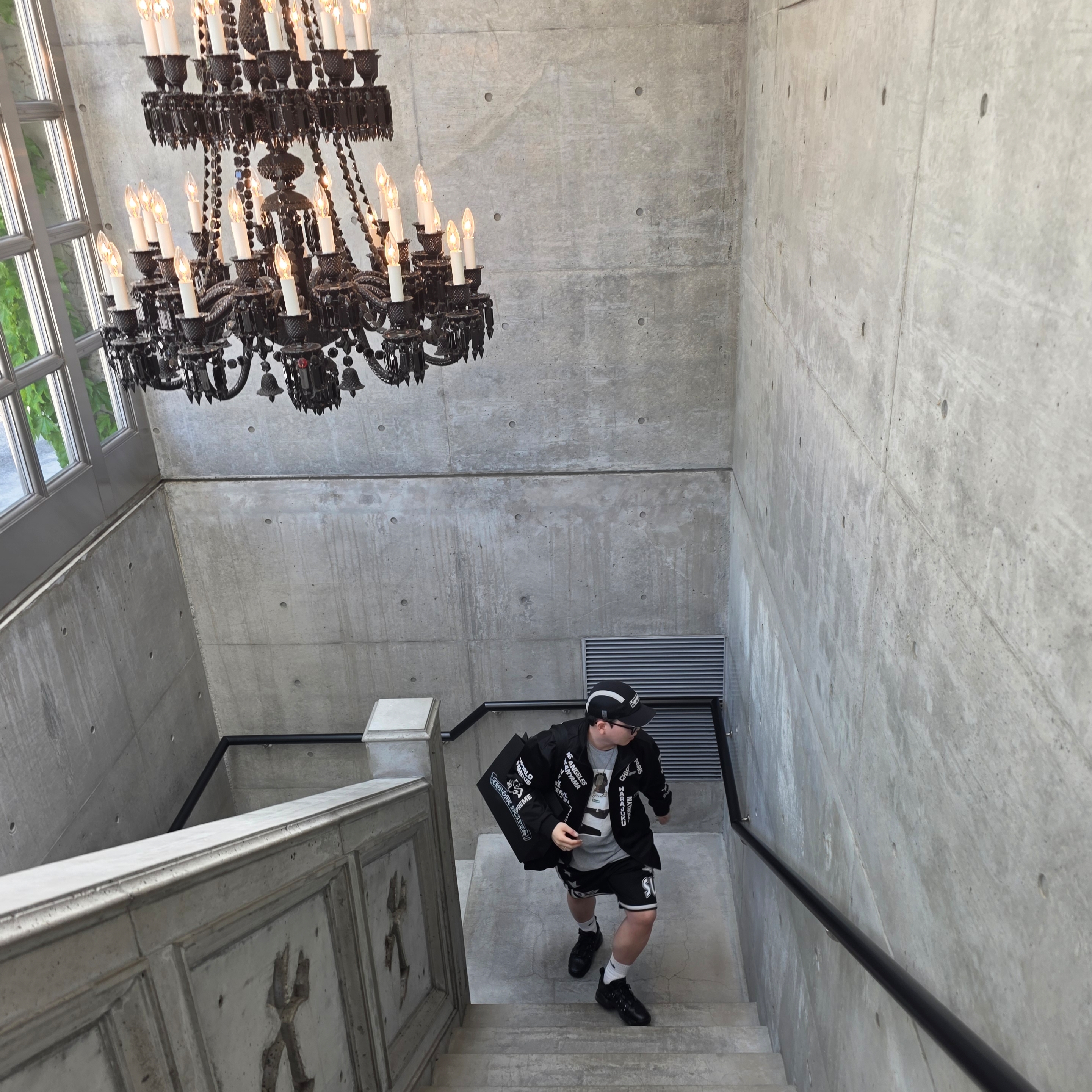 Supreme Side Mesh Camp Cap Black - 25SS, Supreme Worldwide Tricot Track Jacket Black - 25SS 착용 스타일 - 1