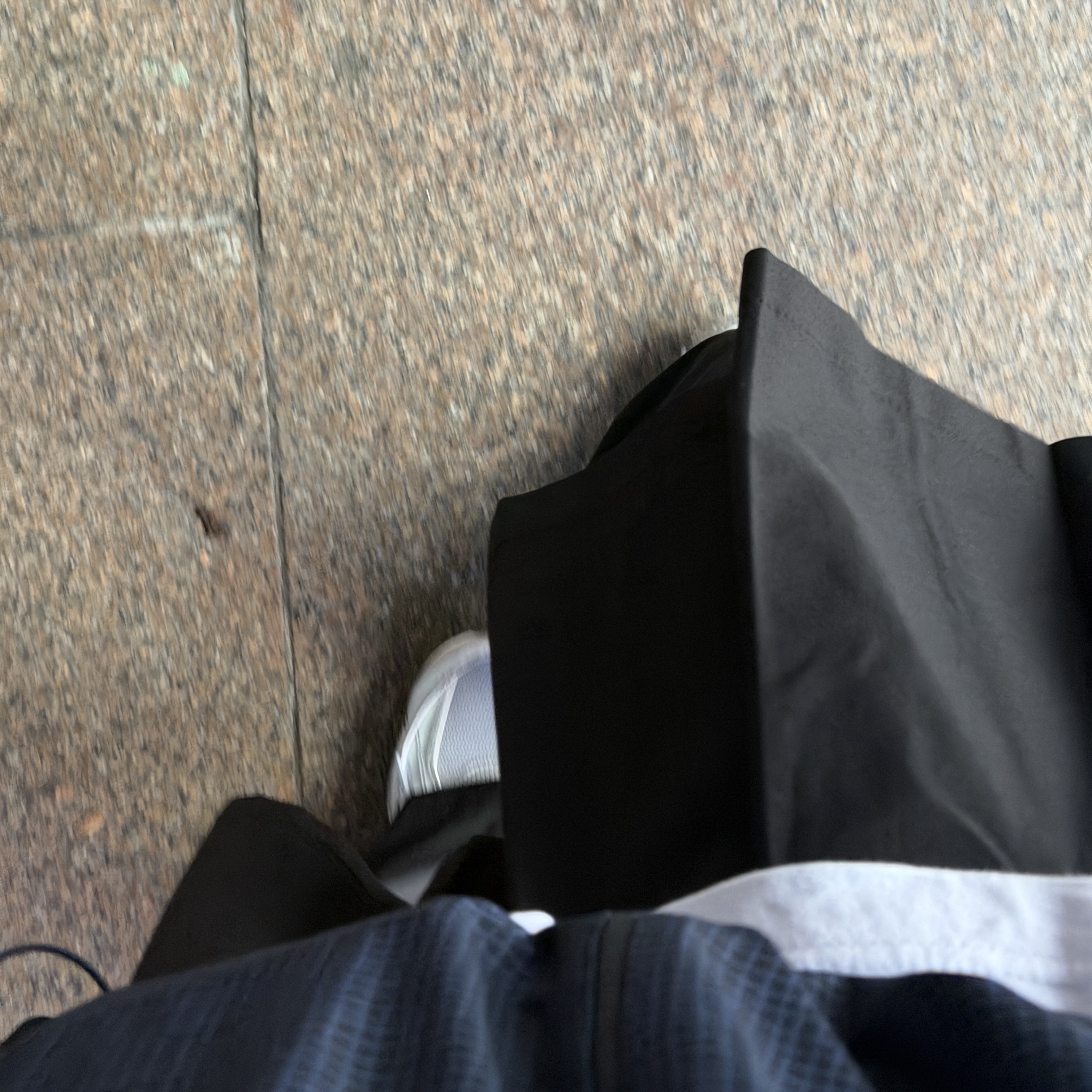Asics Hypersync Piedmont Grey Pure Silver 착용 스타일 - 3
