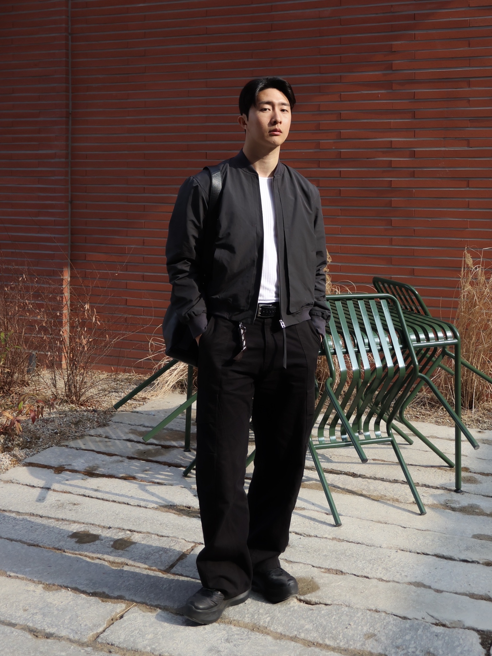 BLR Curved Line Flight Jacket Charcoal 착용 스타일