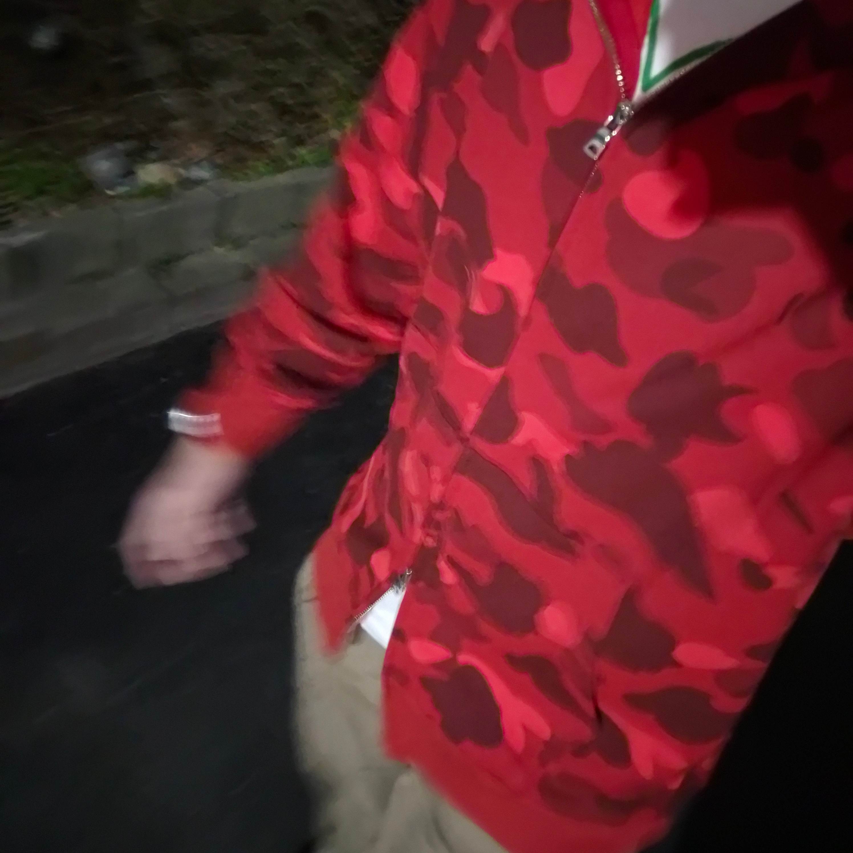 BAPE Color Camo Shark Full Zip Hoodie Red, Play Comme des Garcons Big Green Heart T-Shirt White 착용 스타일
