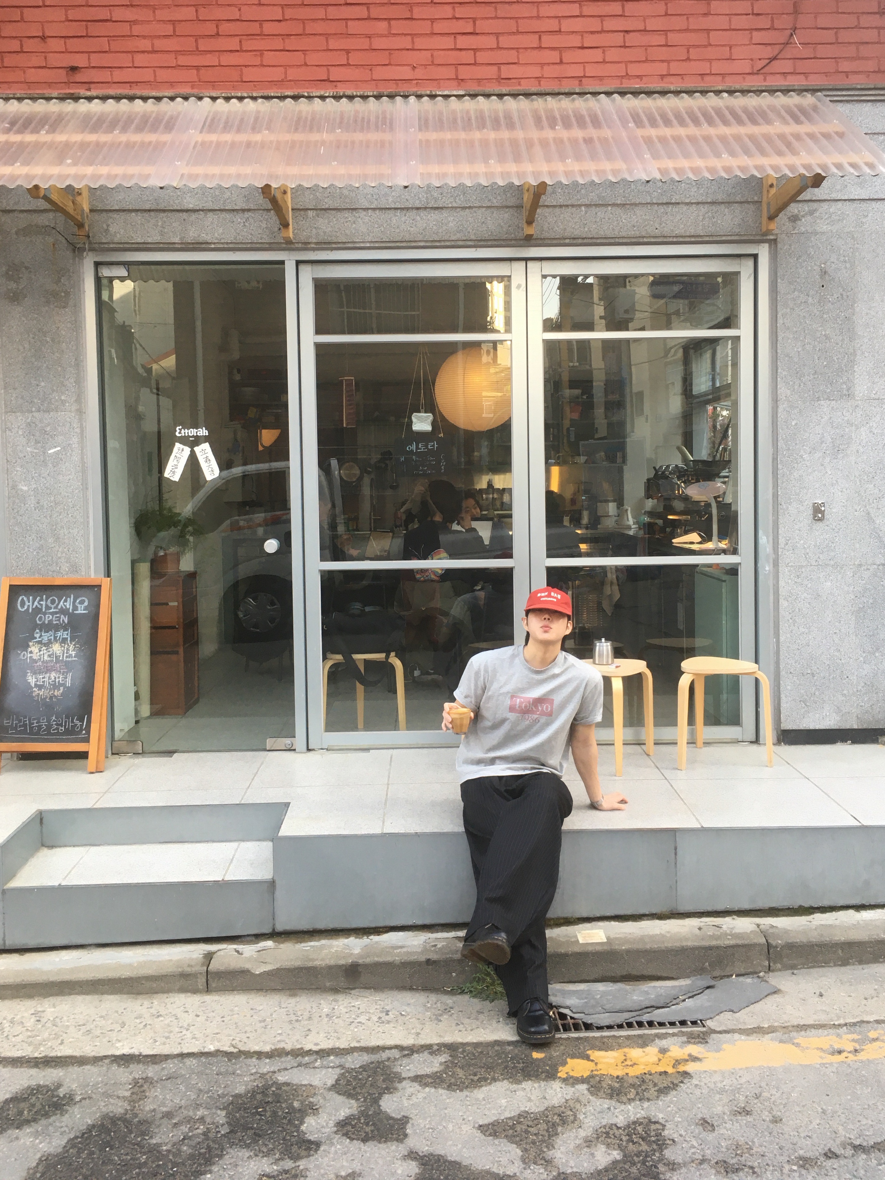 Sunday Ceremony Vintage Washed 5 Panel Cotton Cap - Red, Dr. Martens 1461 Smooth Black 착용 스타일 - 2