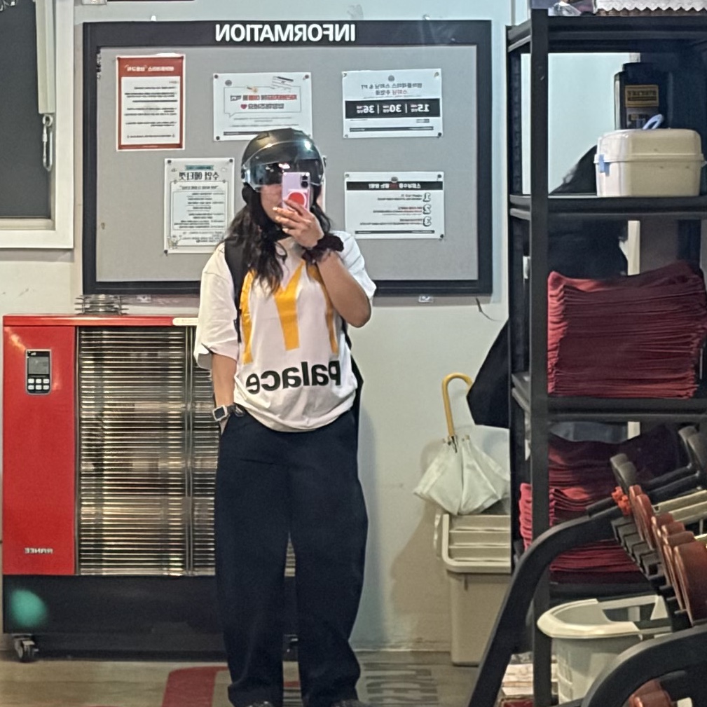 Palace x McDonald's Logo T-Shirt White - 23FW 착용 스타일 - 3