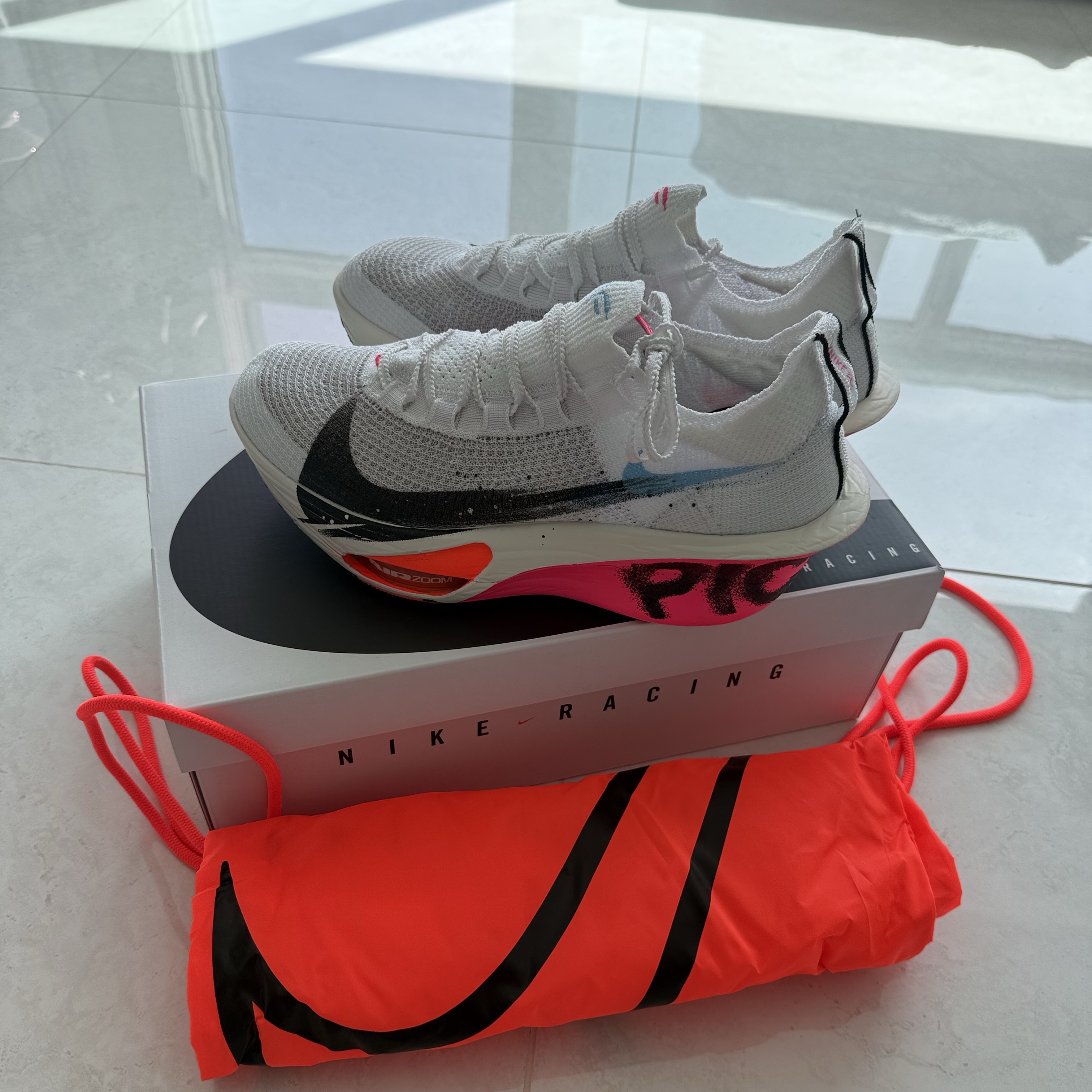 Nike Air Zoom Alphafly Next% 3 White Soft Pearl 착용 스타일 - 3
