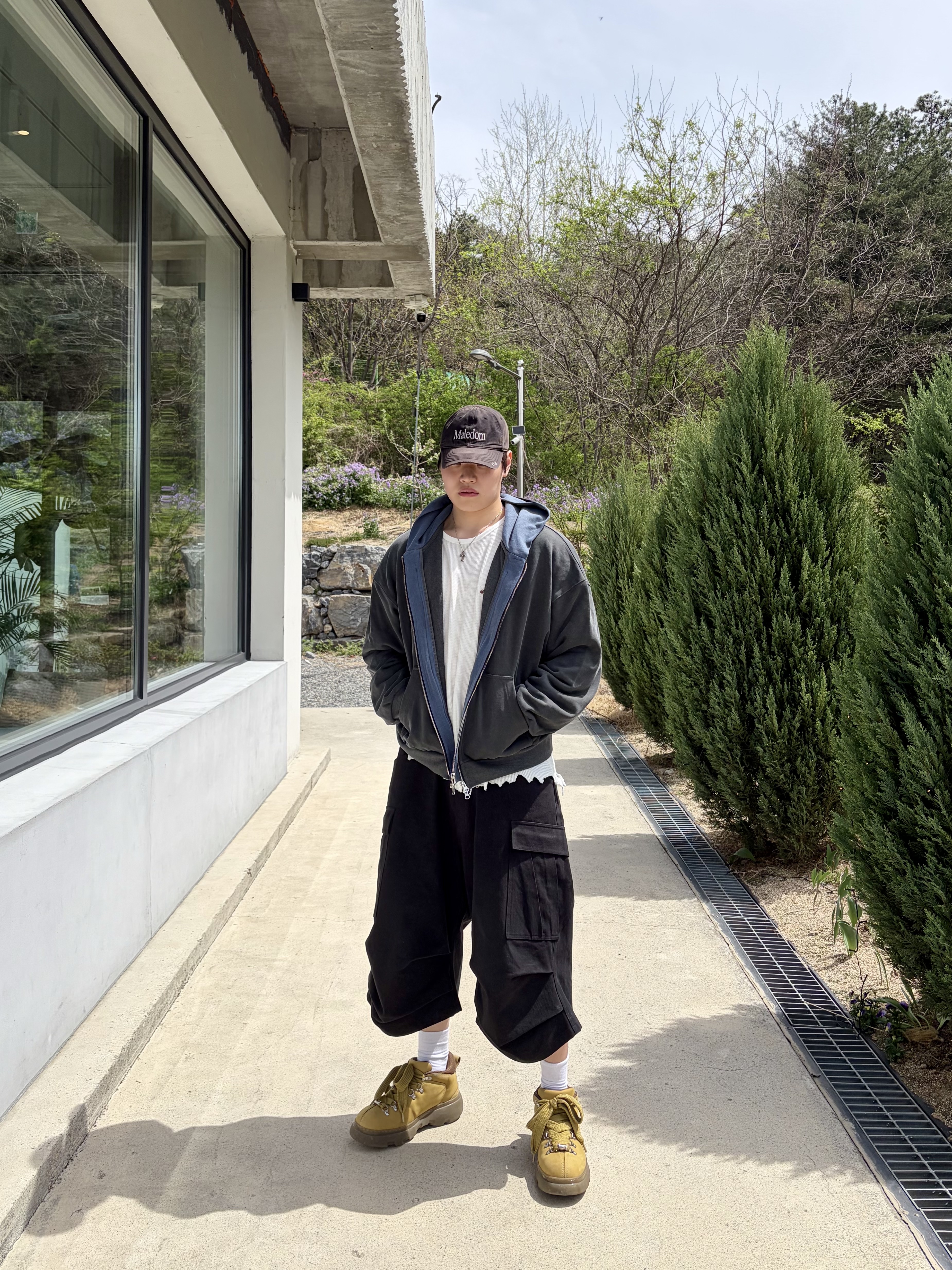 Nonnod Duplex Hooded Zip-Up Chacoal, Nonnod Side Cargo Shorts Black 착용 스타일 - 4