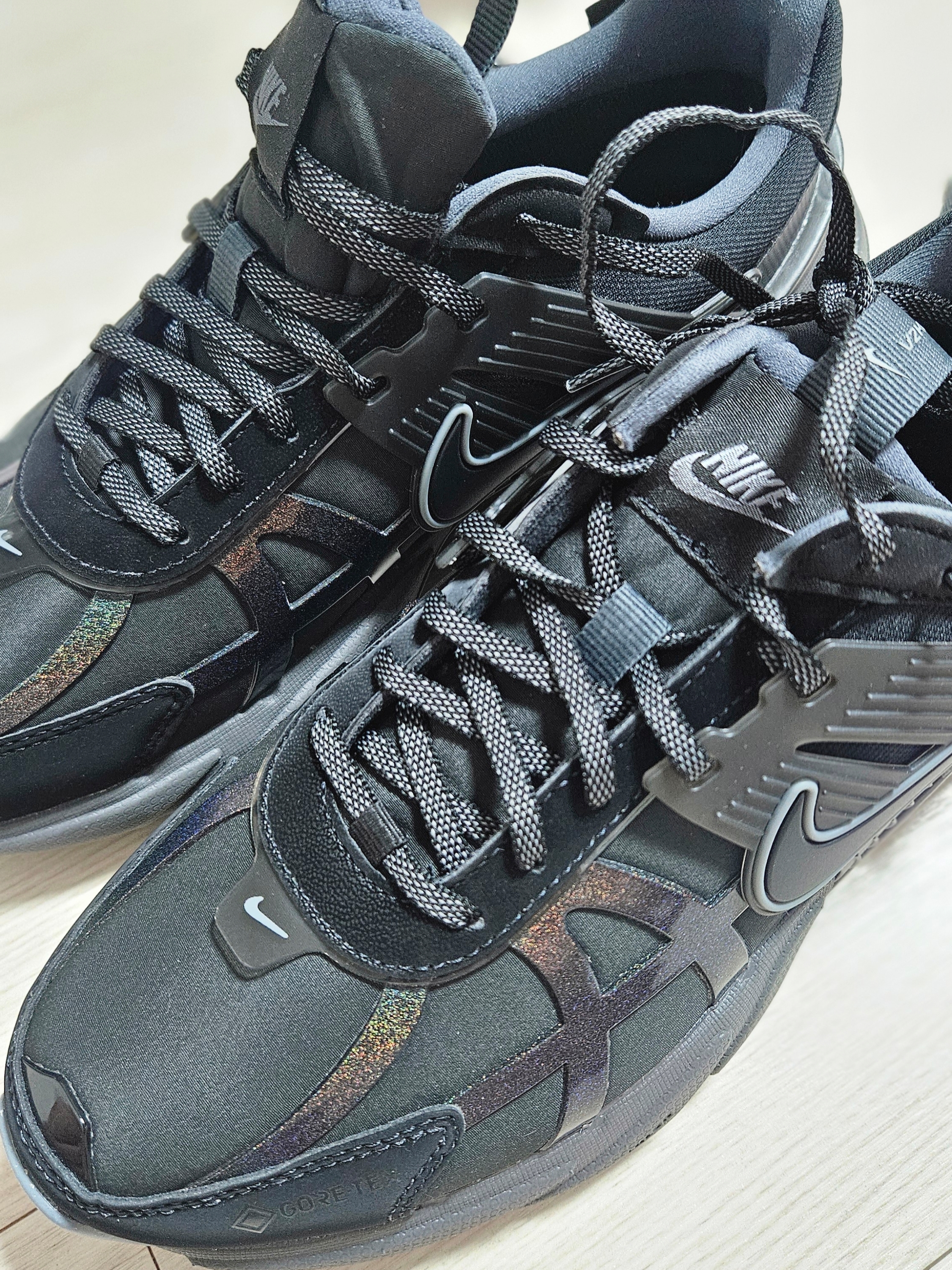 (W) Nike V2K Run Gore-Tex Black Iron Grey 착용 스타일
