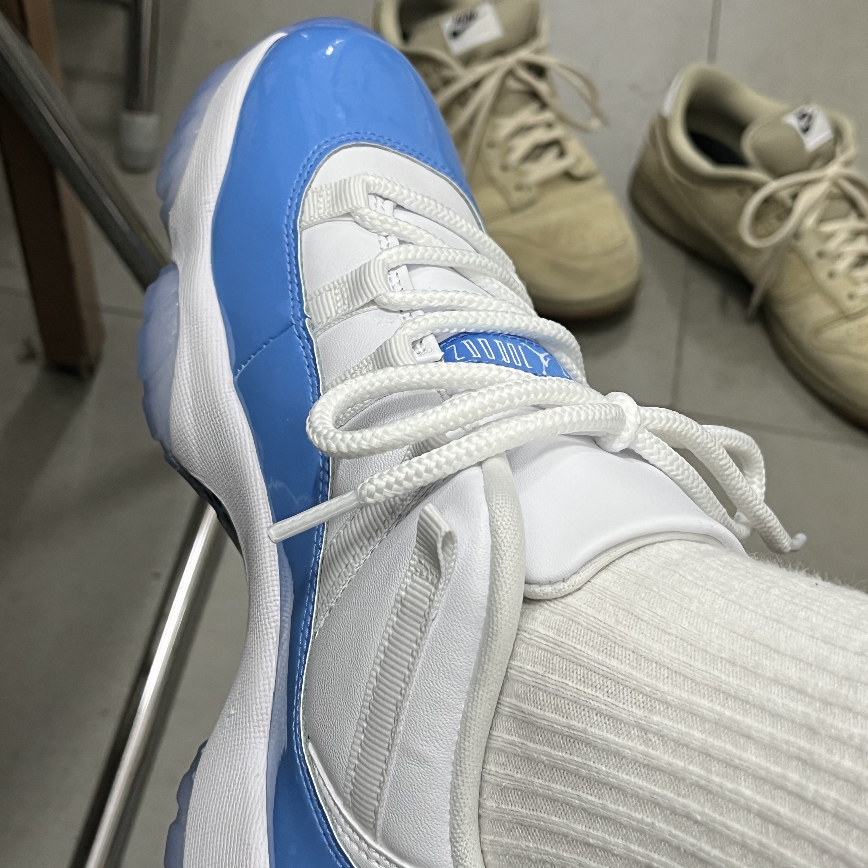 Jordan 11 Retro Low University Blue 2026 착용 스타일 - 2