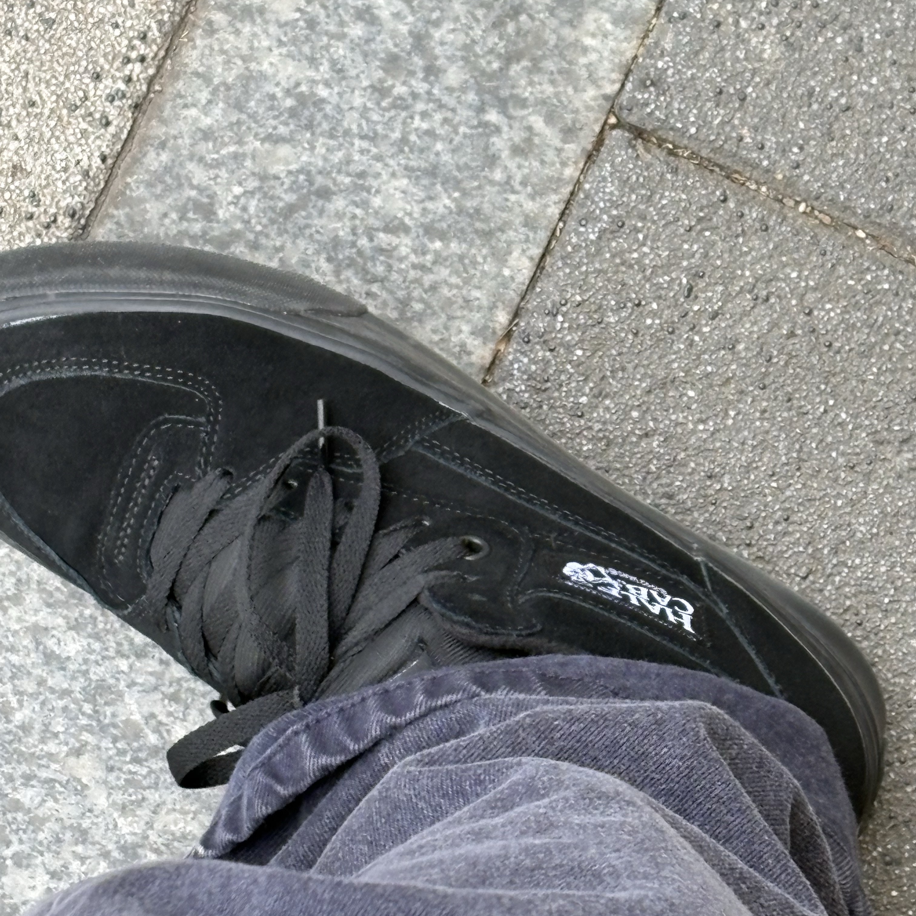 Vans Half Cab Black 착용 스타일 - 1