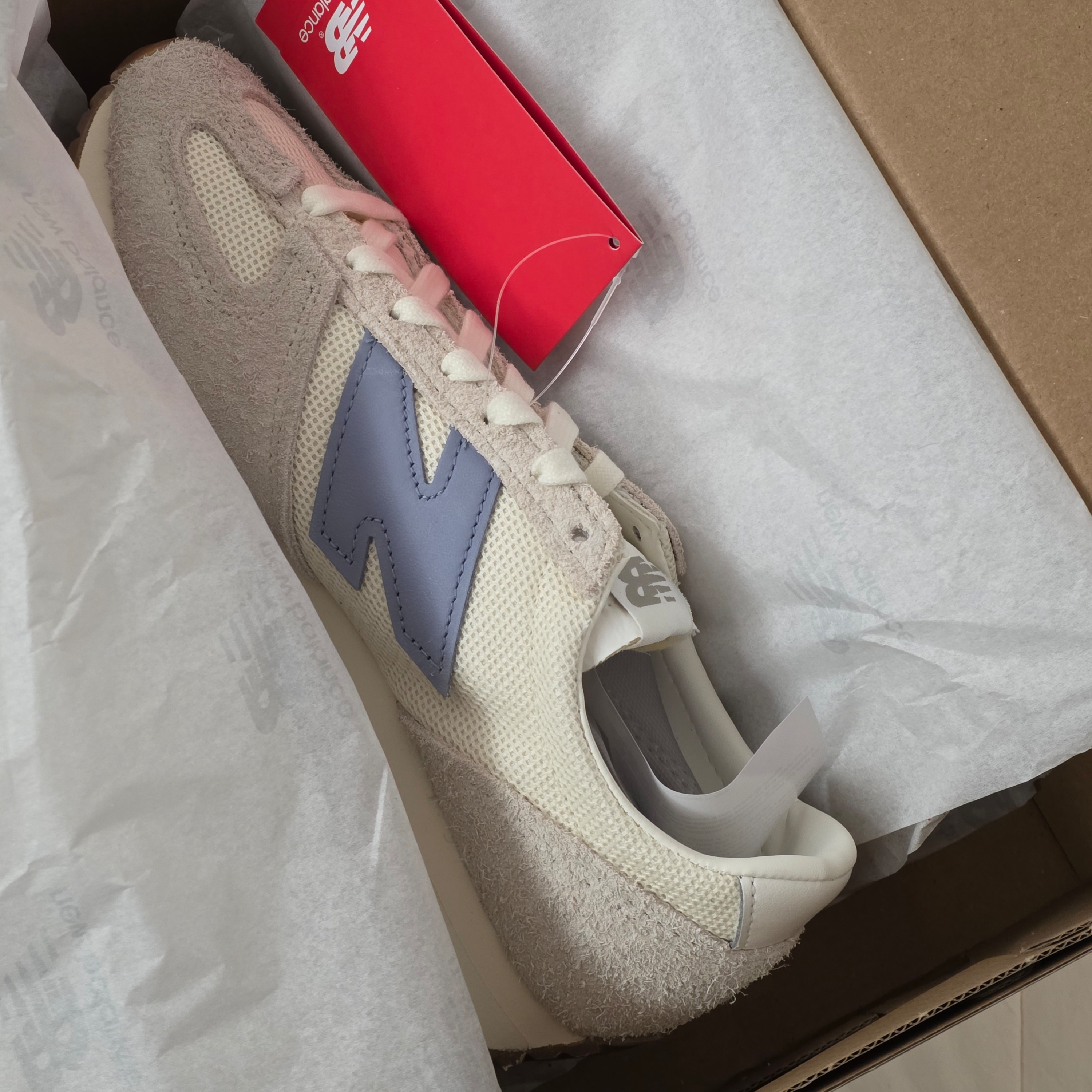 New Balance 471 Timberwolf Angora 착용 스타일 - 1