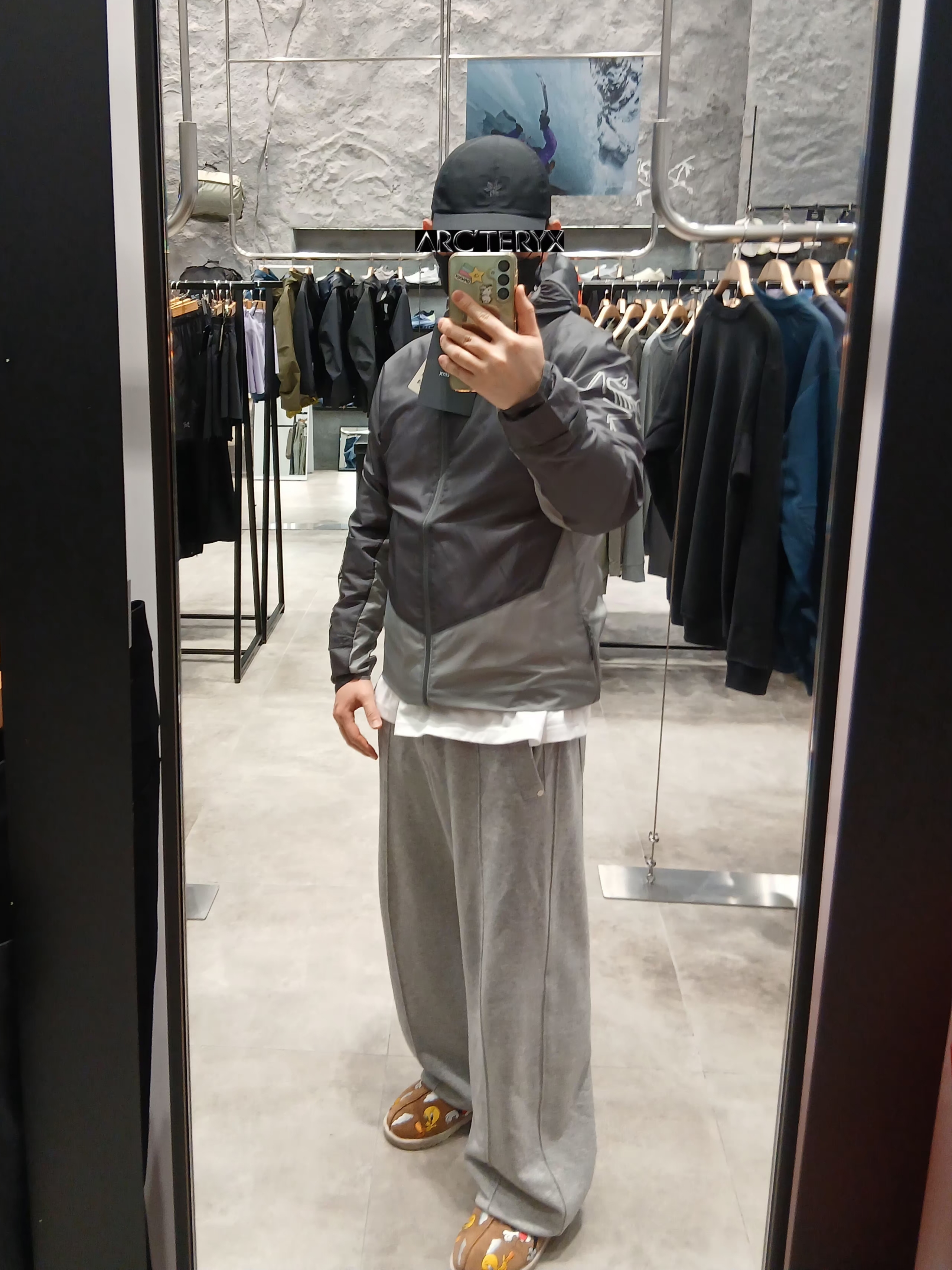 Goldwin Gore-Tex 3L Cap Black, Arc'teryx Kragg SL Cotton LS Shirt White Light 착용 스타일 - 2