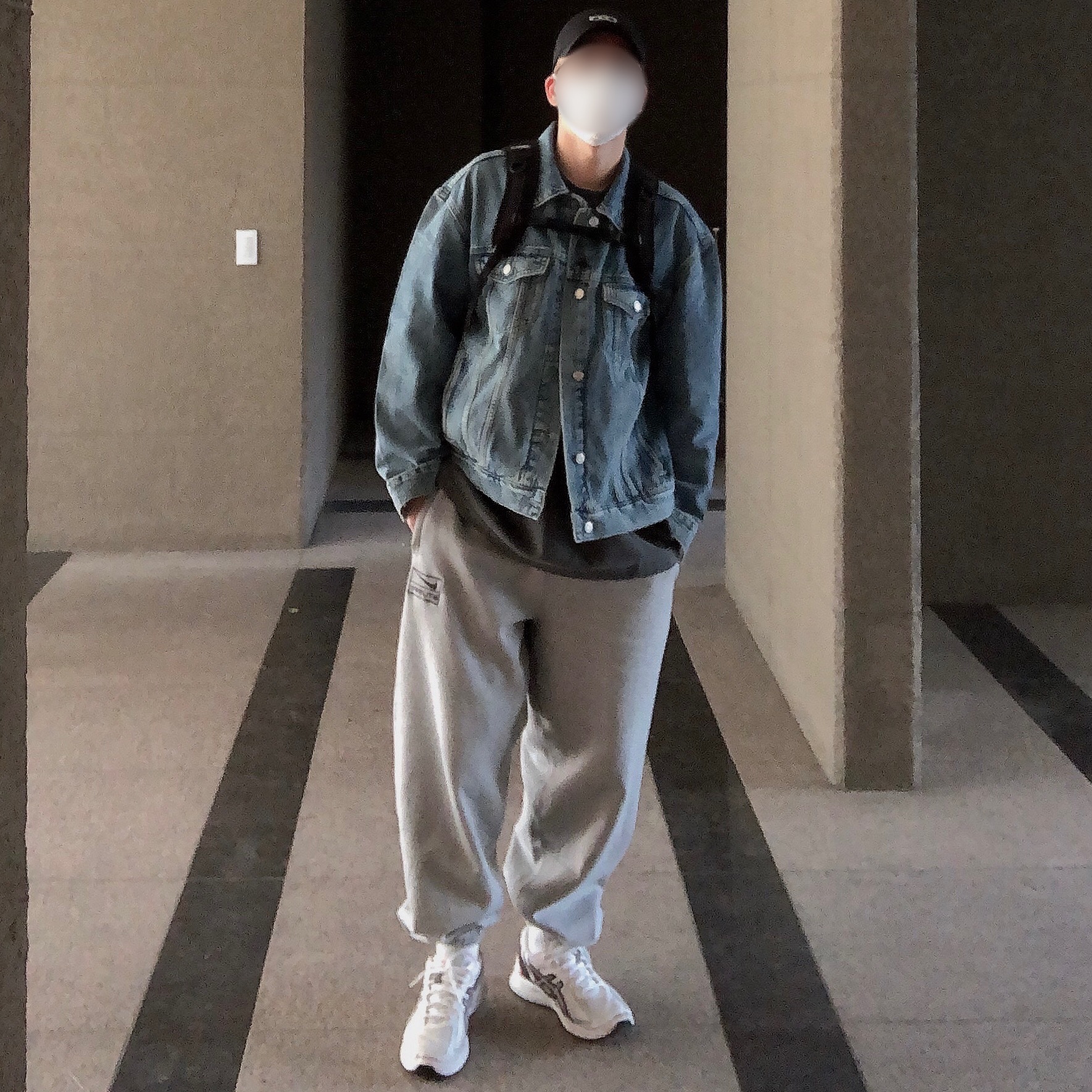 Nike x Stussy NRG Fleece Pants Dark Grey Heather (DO9340-063) 착용 스타일 - 1