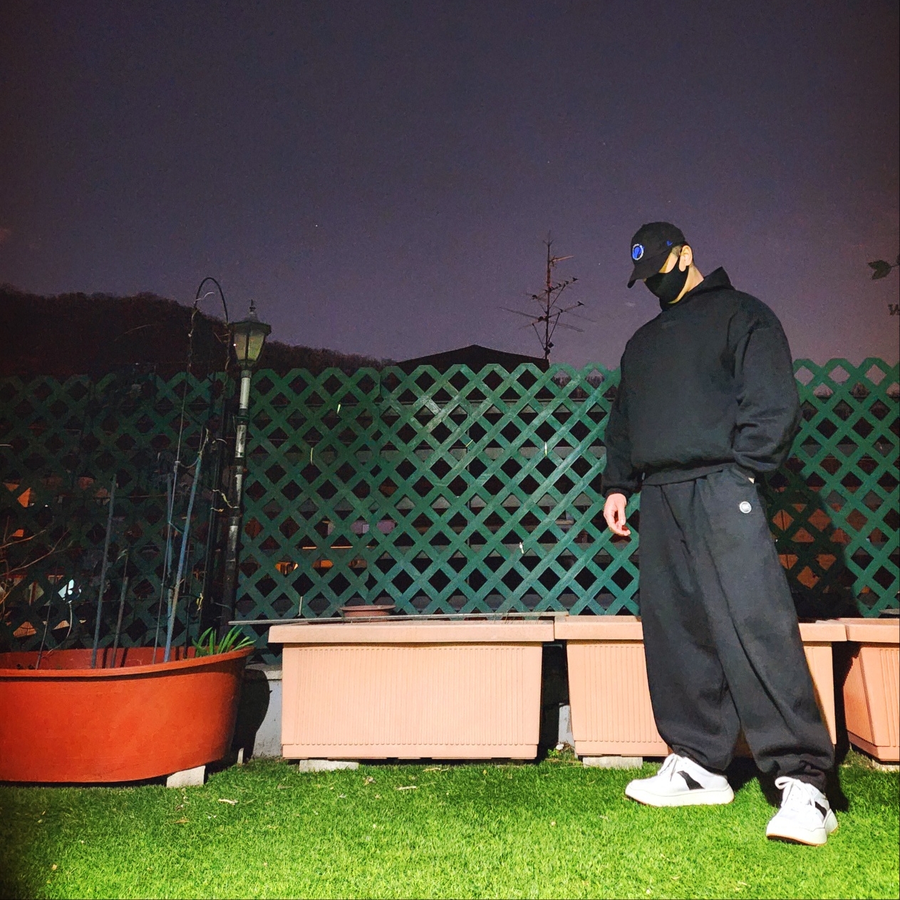 Ader Error x Zara Embroidered Cap Black, Essentials Hoodie Jet Black - 24SS 착용 스타일 - 1