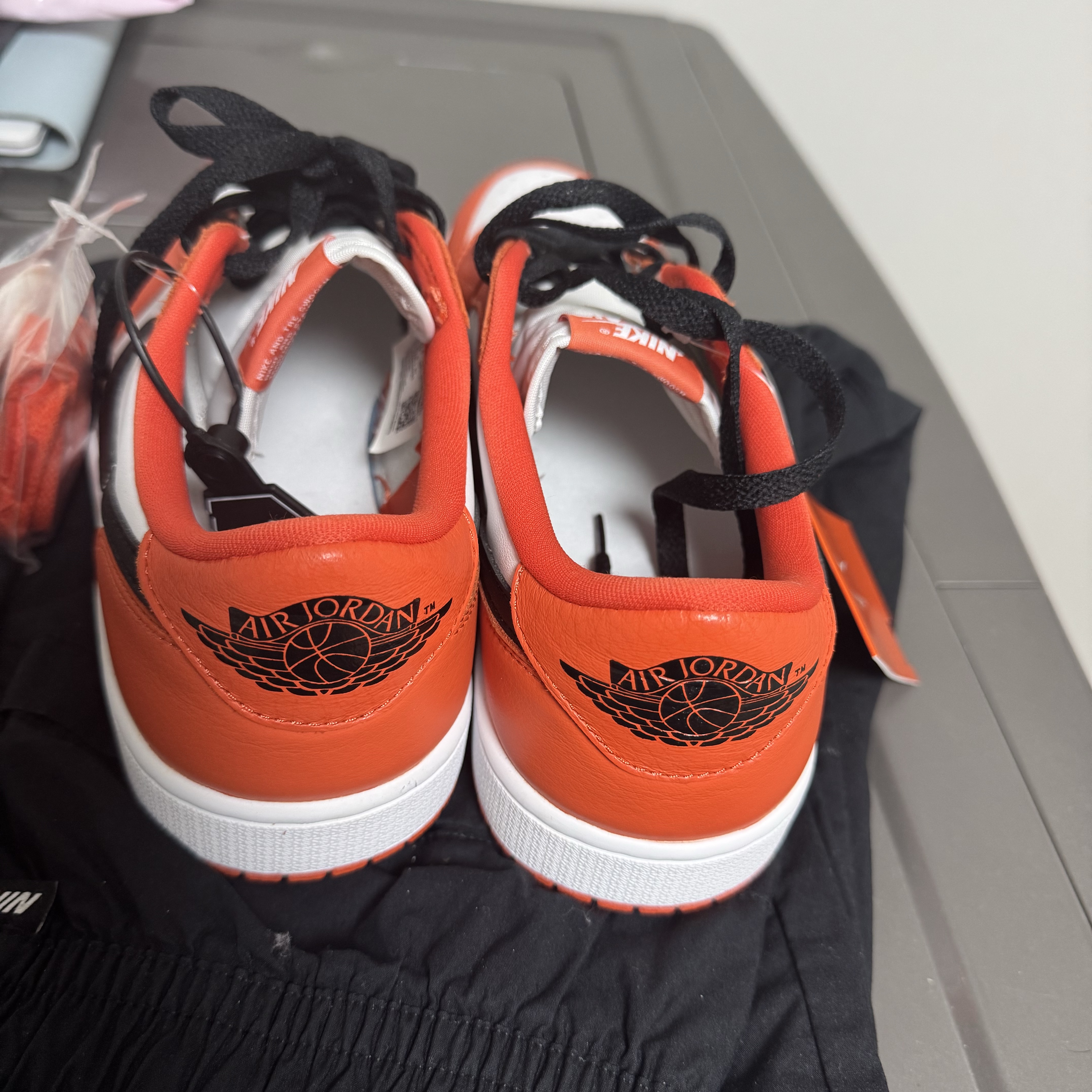 Jordan 1 Low OG Starfish 착용 스타일 - 2