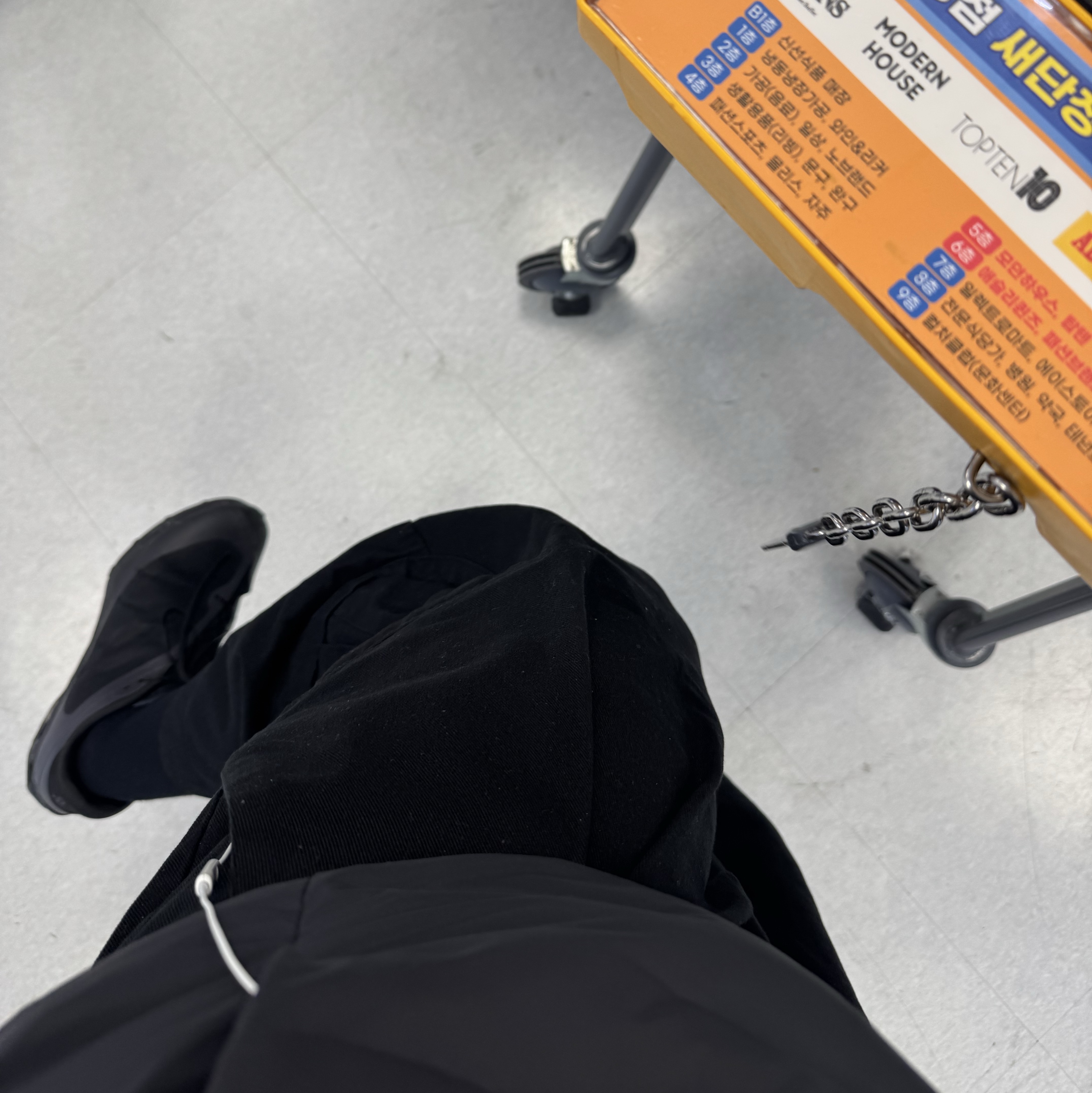 Sansan Gear Capri Pants Black_26SS, On Running x Post Archive Faction (Paf) Cloudventure Peak All Black 착용 스타일