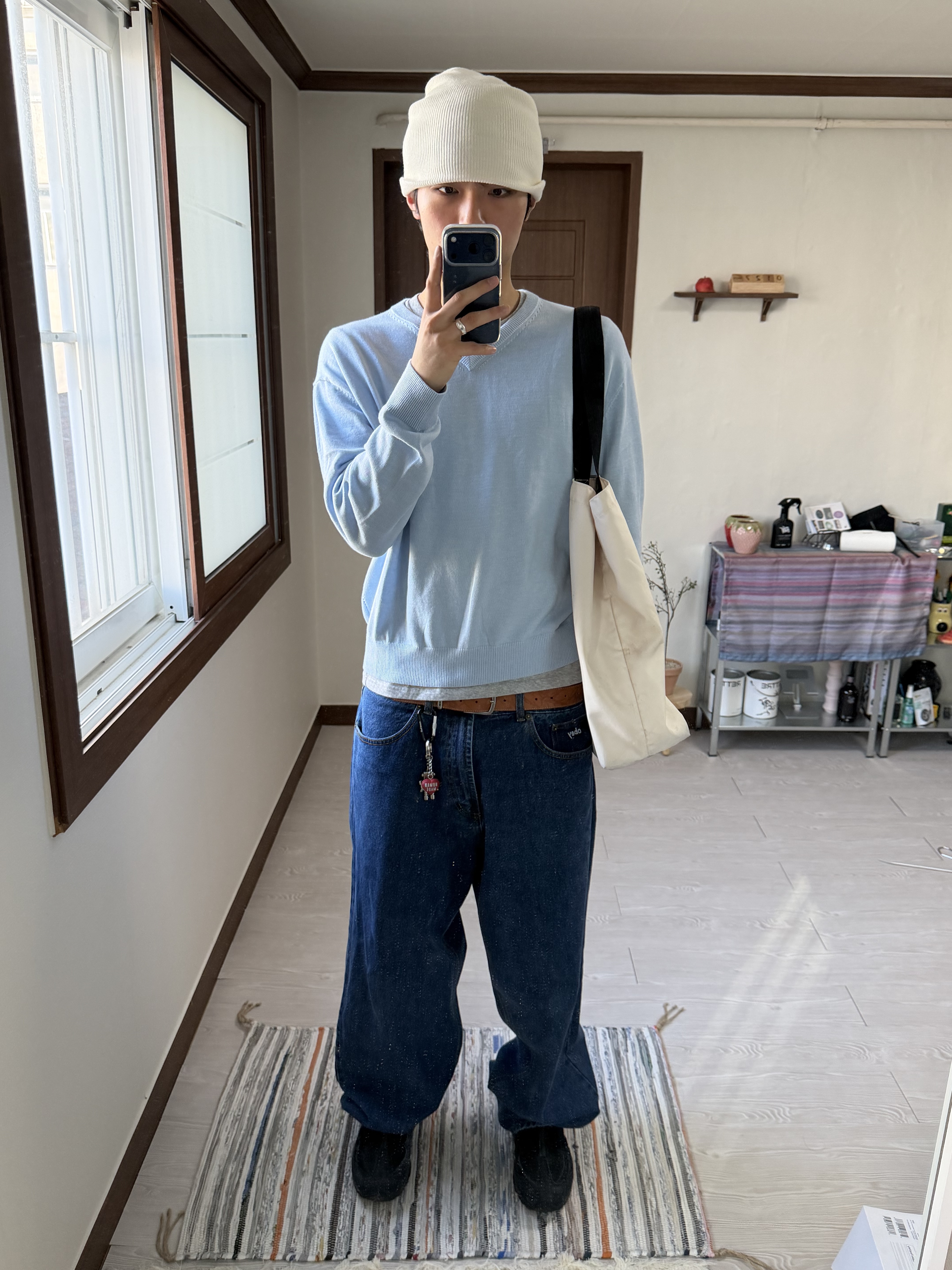 Noun Crop V Neck Knit Sky Blue, Dr. Martens 1461 Smooth Black 착용 스타일 - 3