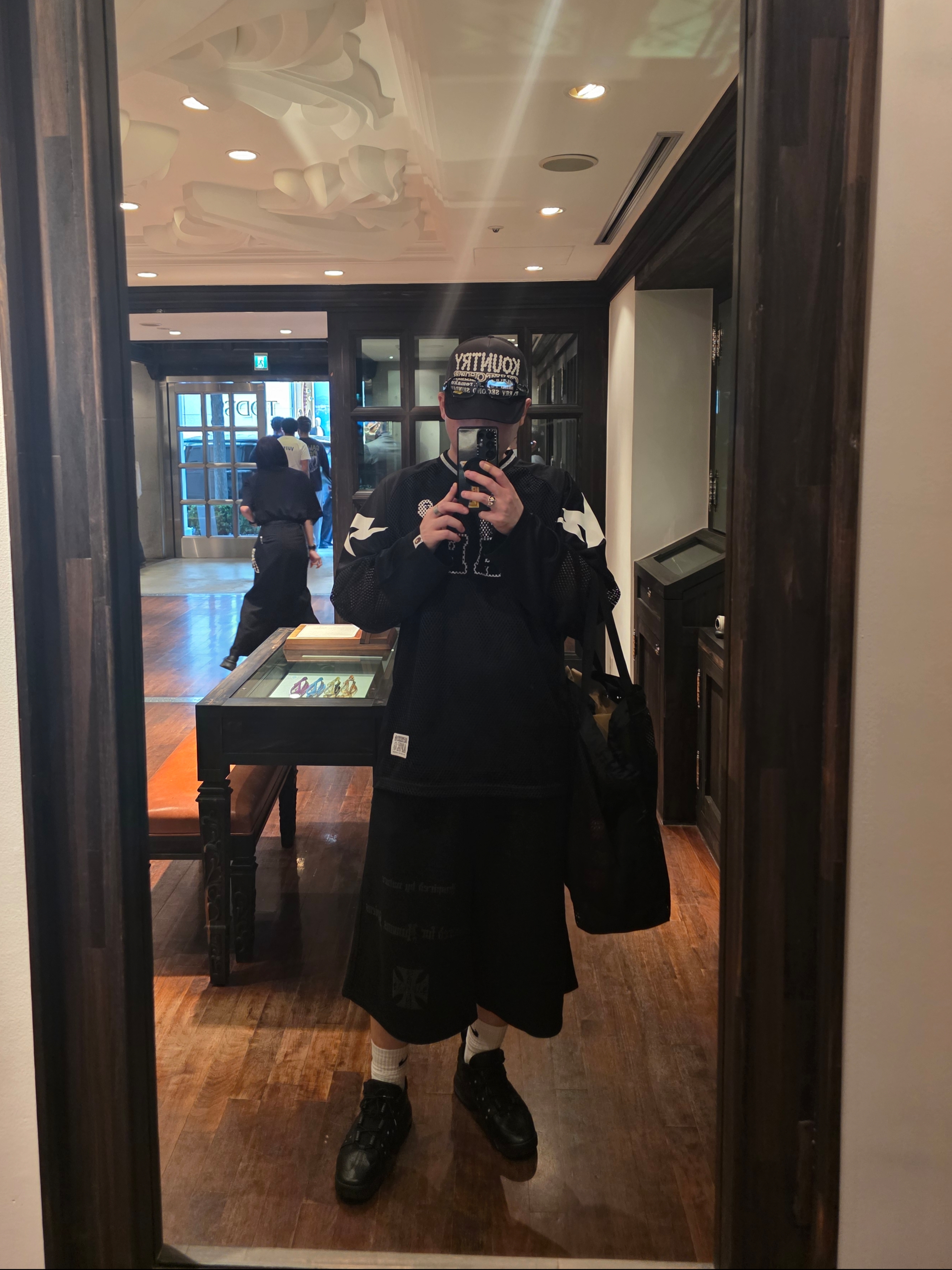 Kapital Kountry Pearl Clutcher Truck Cap Grey Black, Gentle Monster x Maison Margiela MM212 Black Clear 착용 스타일 - 1