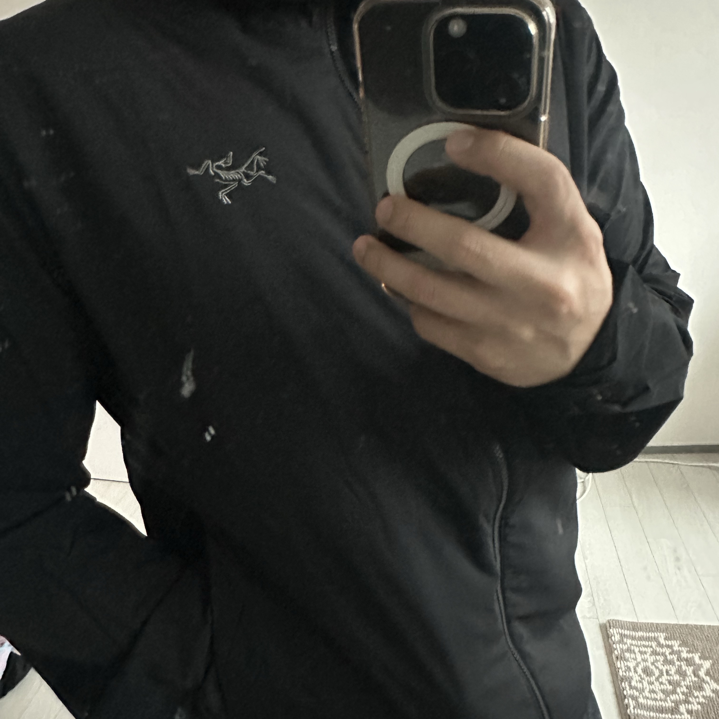 Arc'teryx Atom SL Hoody Black 착용 스타일 - 1