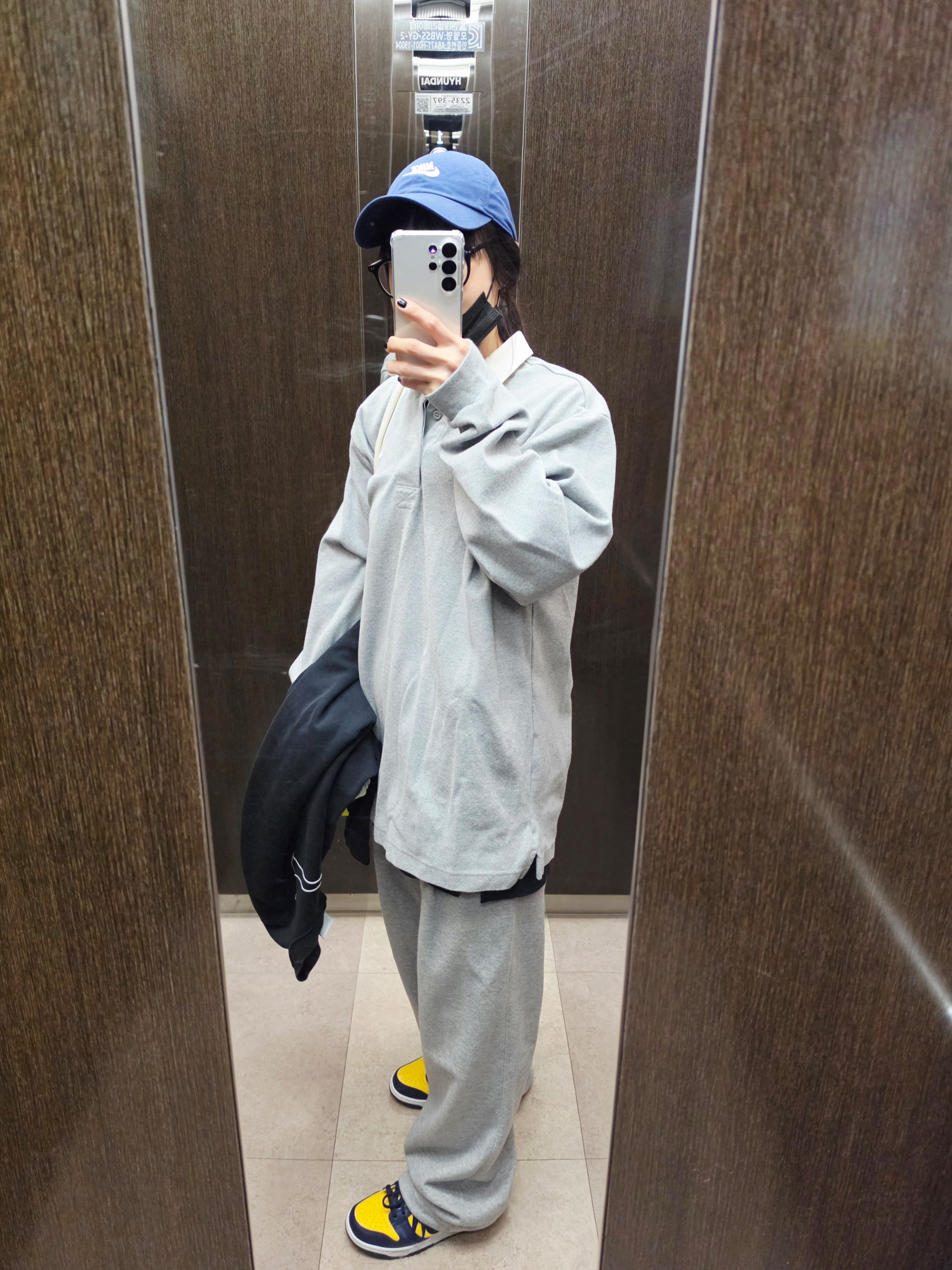 Nike Heritage 86 Futura Washed Cap Navy, Nike Solo Swoosh Rugby Top Dark Grey Heather - Asia 착용 스타일