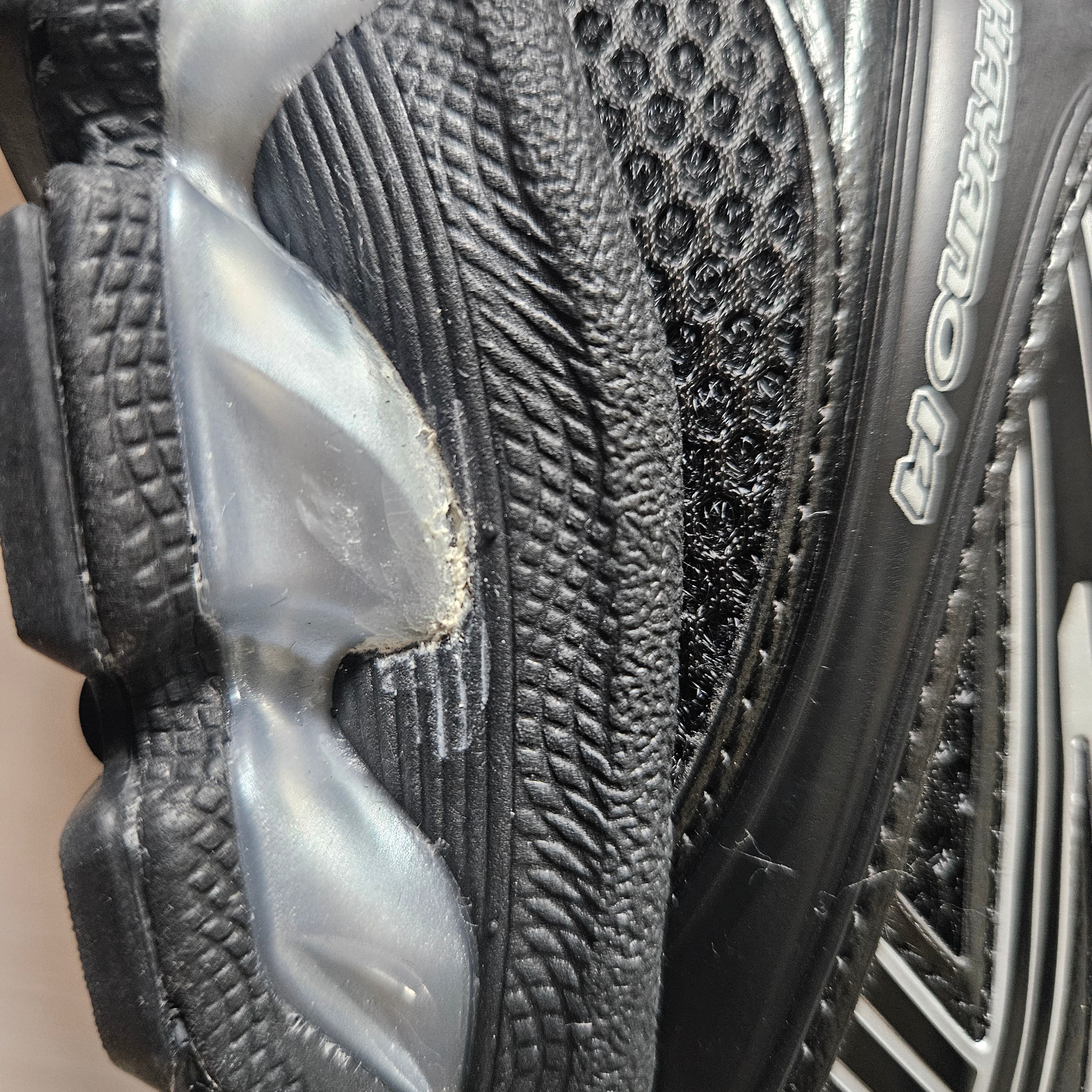 Asics Gel-Kayano 14 Black Pure Silver 착용 스타일