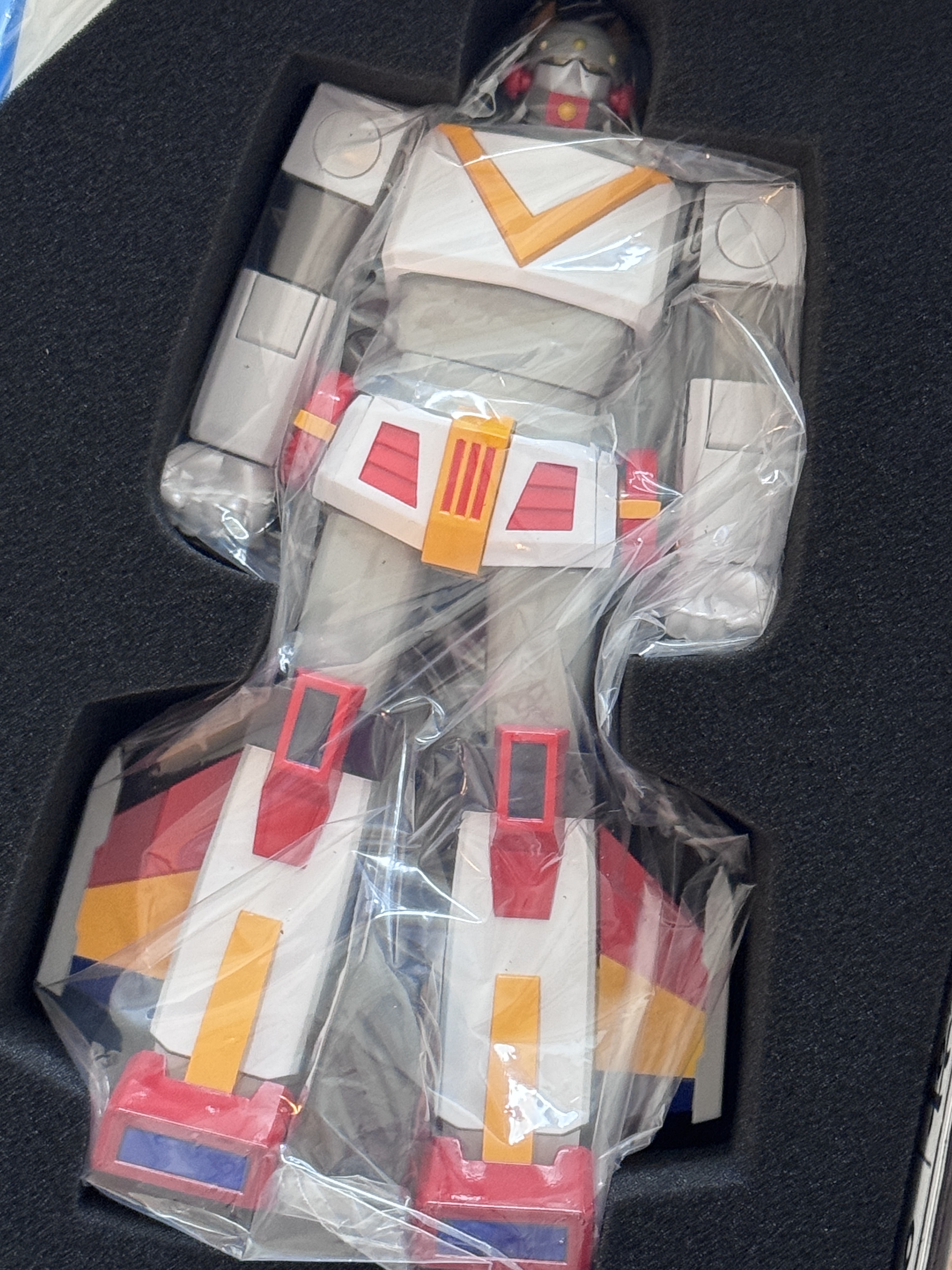 Korean Air KE OZ X Taekwon V Figure Package 착용 스타일 - 1