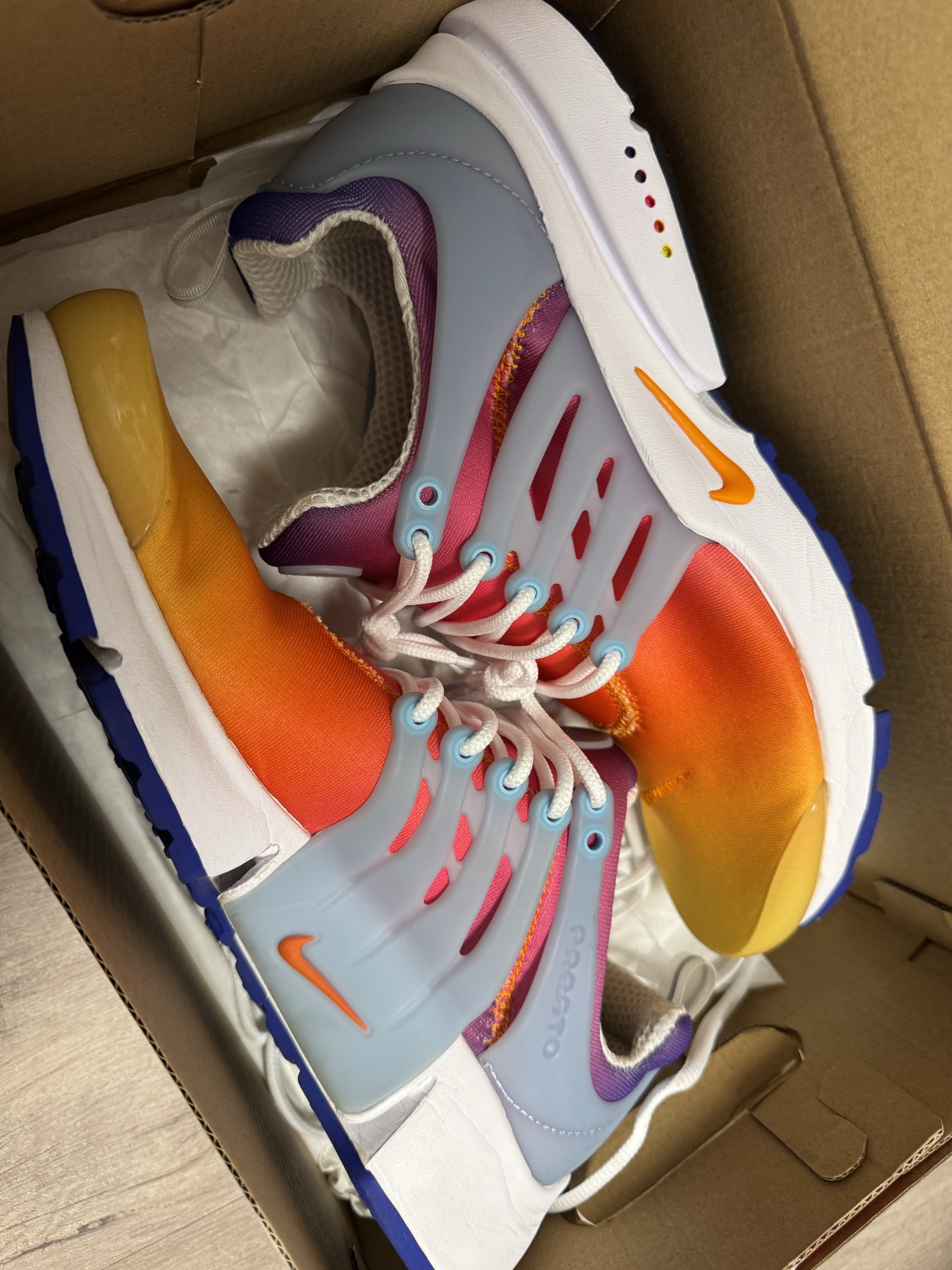 Nike Air Presto Crimson Siren Red 착용 스타일
