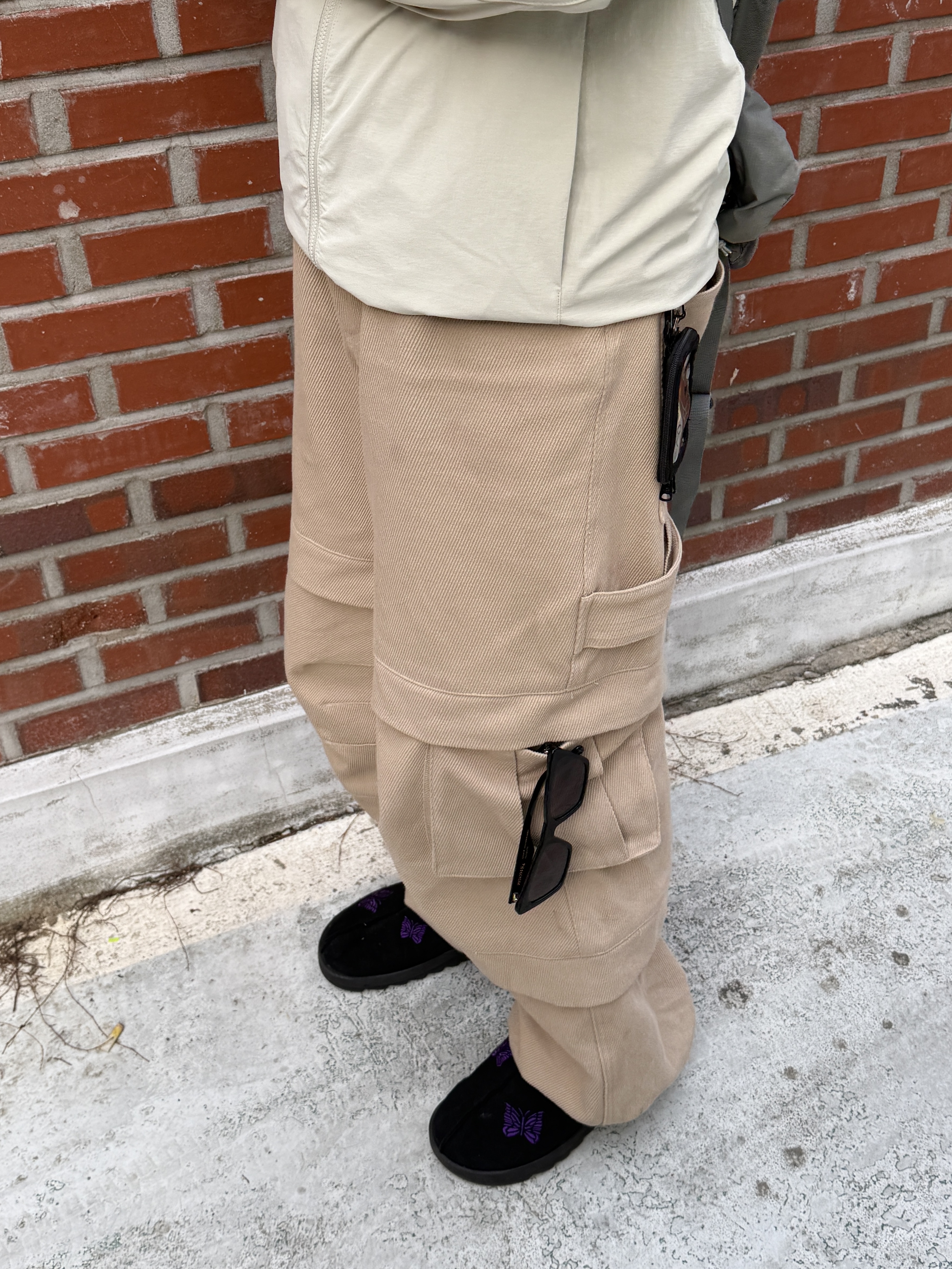 Kamien Titan Baggy Pants Beige, Reebok x Needles Beatnik Moc Core Black Extreme Purple 착용 스타일 - 2