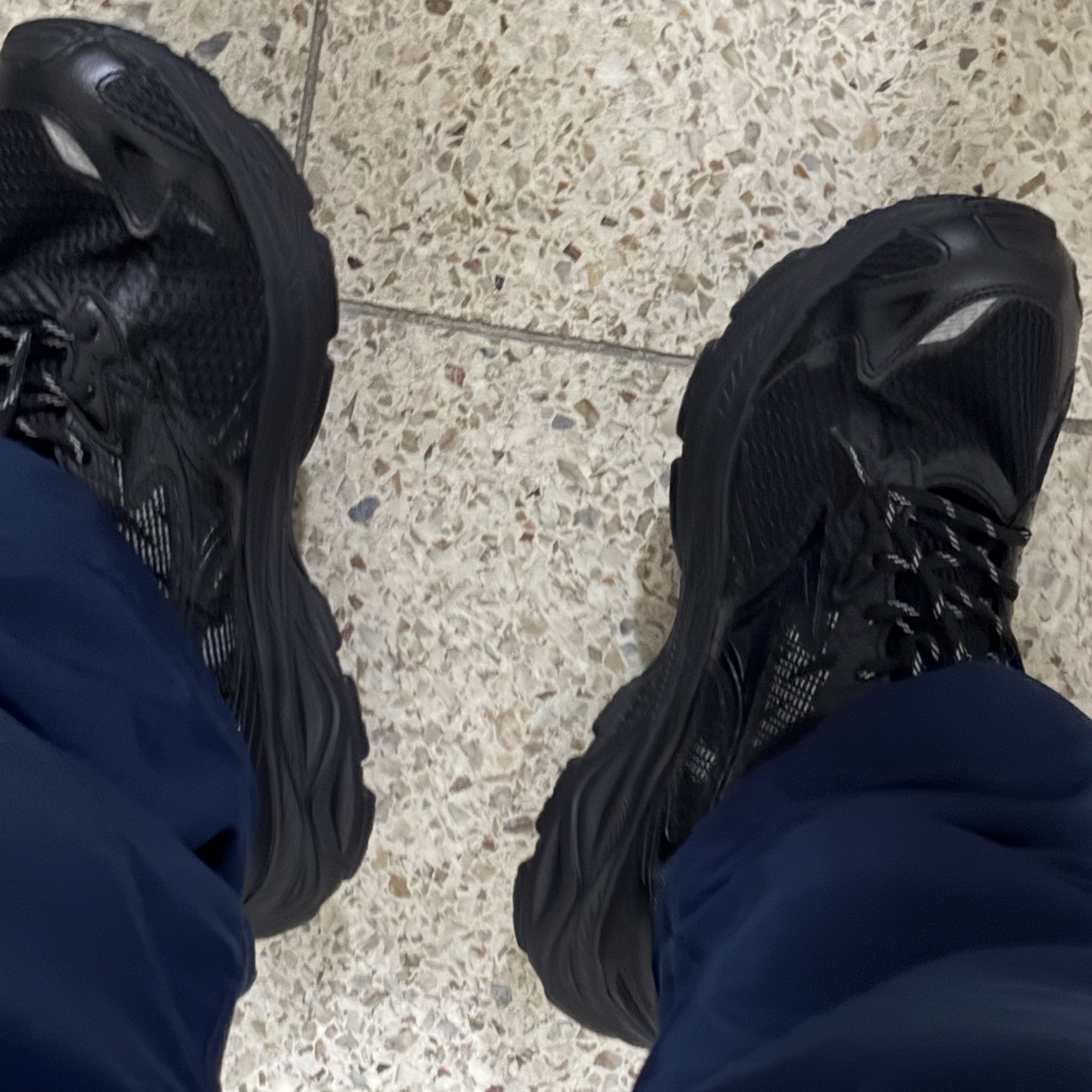 Mizuno Racer V2 Black 착용 스타일 - 3