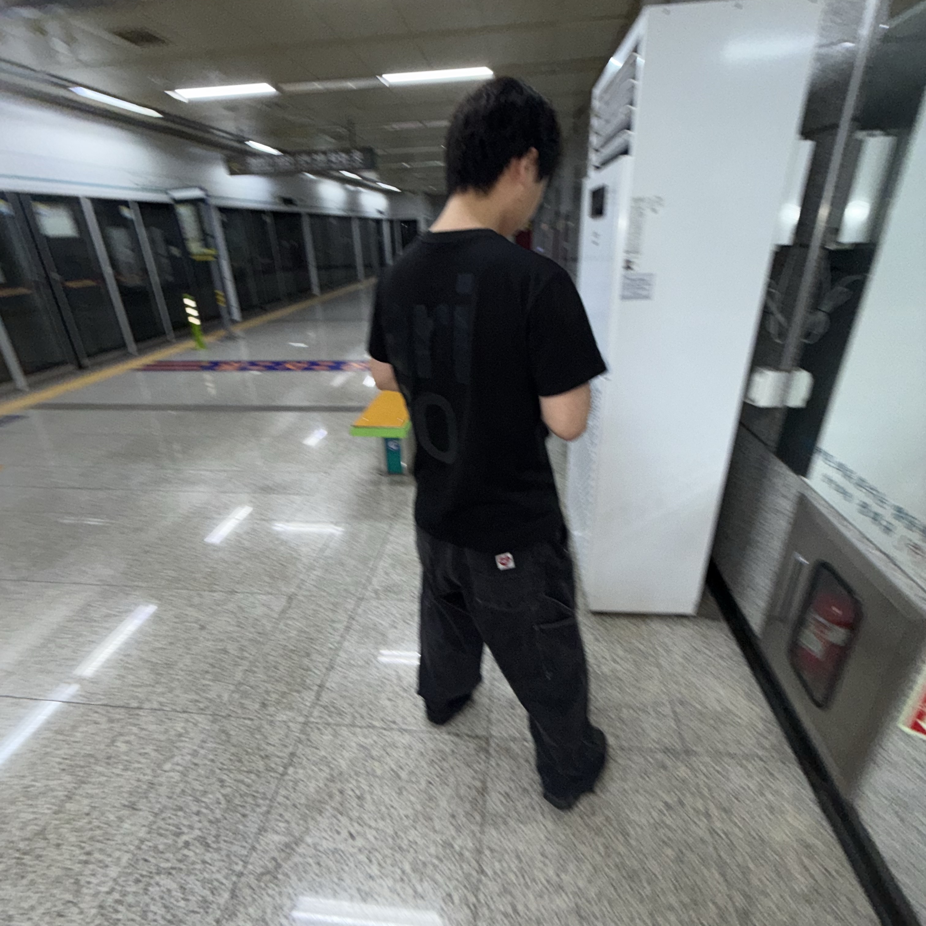 Carhartt WIP Nash Loose Fit Double Knee Pants Black Stone Washed, [KREAM 단독] Safarispot Basic Safari T-Shirt Black 착용 스타일 - 3