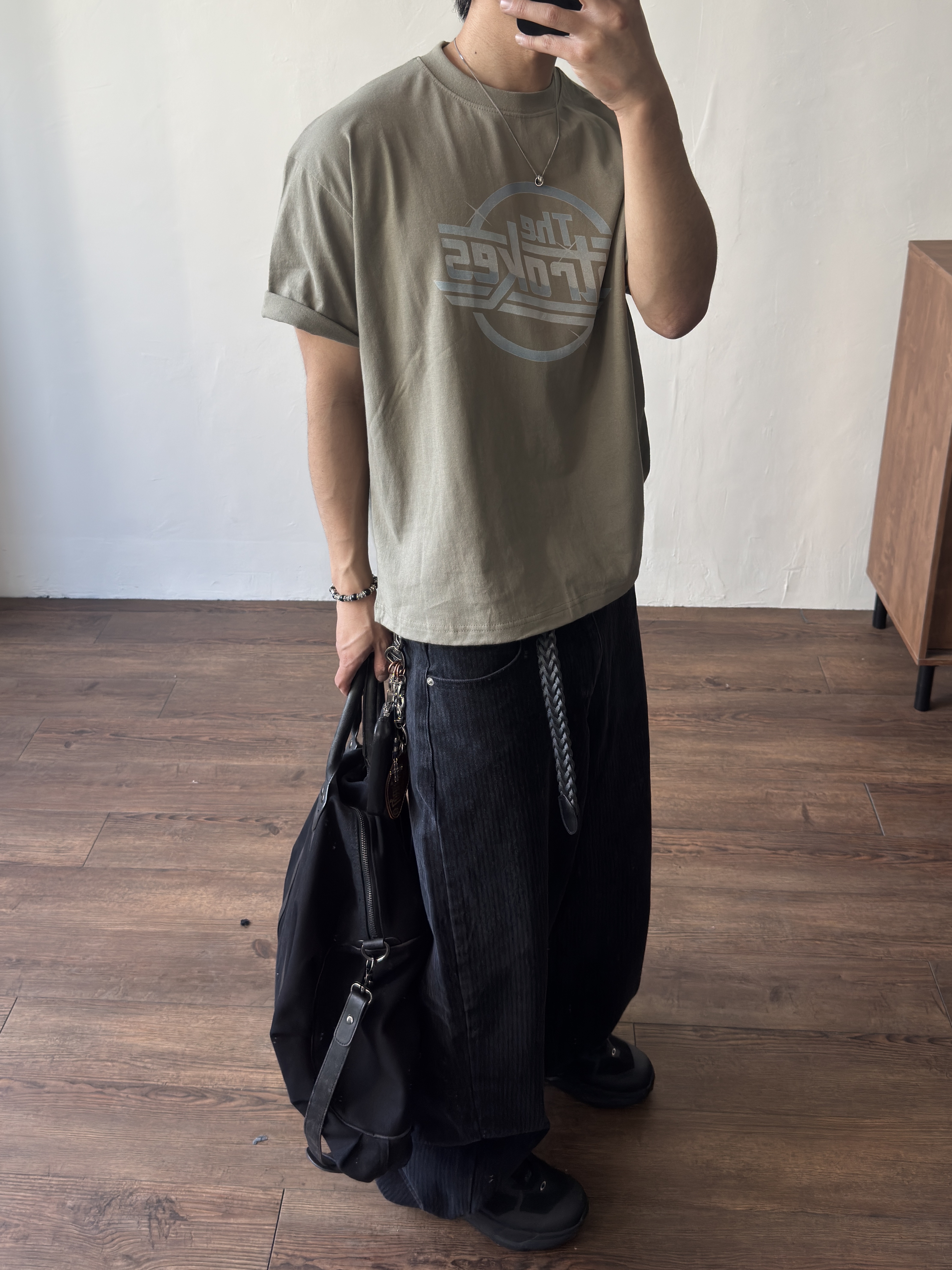 Oakley Light Breathe Triple Black 착용 스타일 - 1