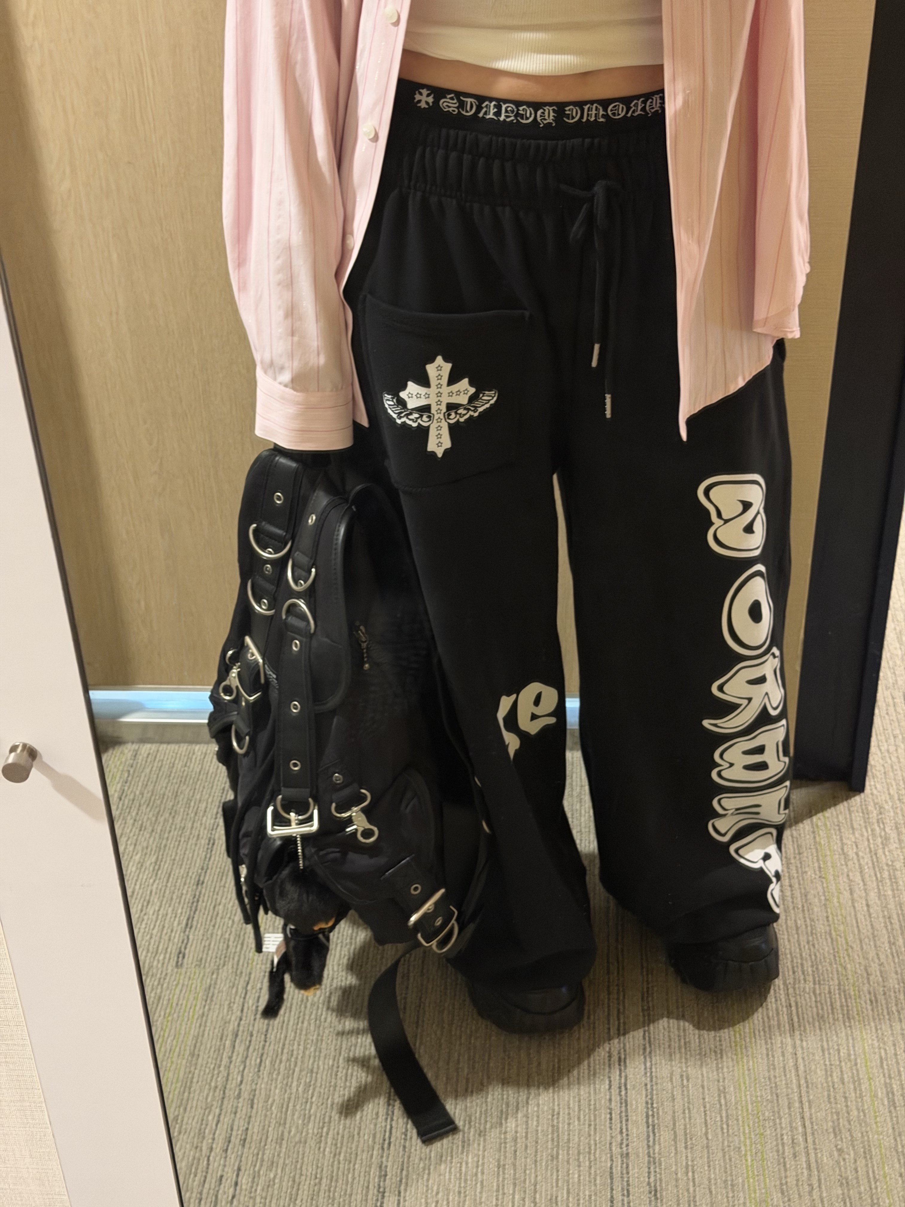 Vacant Archive Popo Strap Backpack Black, Chrome Hearts Boxer Brief Camo 착용 스타일 - 3