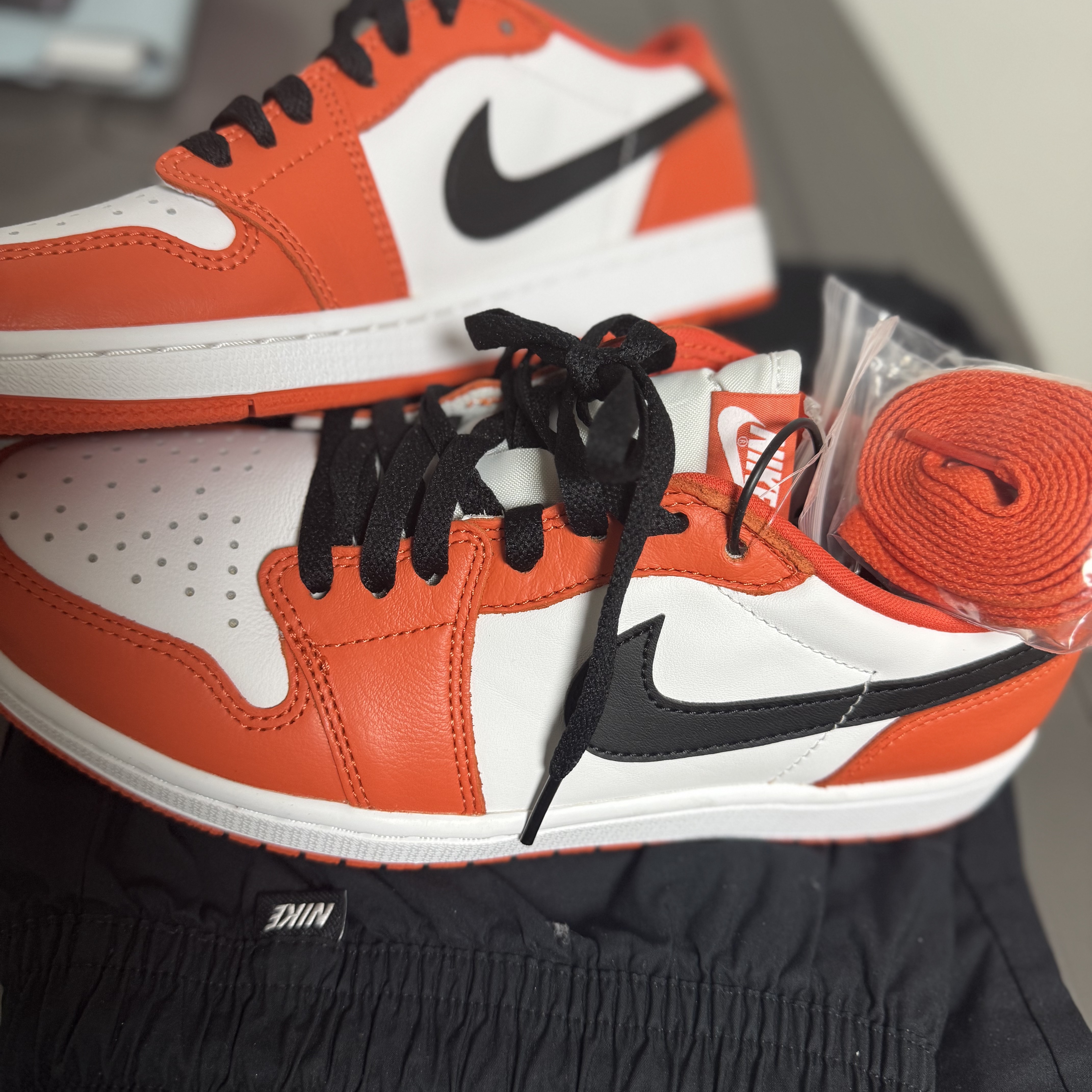 Jordan 1 Low OG Starfish 착용 스타일 - 3